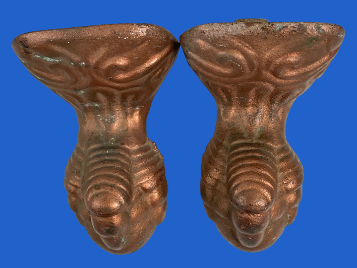 Antique Cast Iron Clawfoot Tub Feet – Lion Paw Style – Matching Pair – Rust Patina
