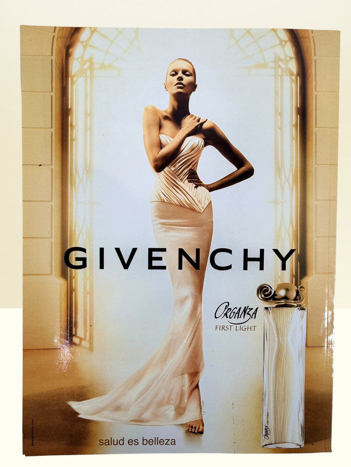 Vintage Glamour México April 2004 magazine featuring Charlize Theron cover with Y2K fashion editorials and collectible Givenchy advertising.