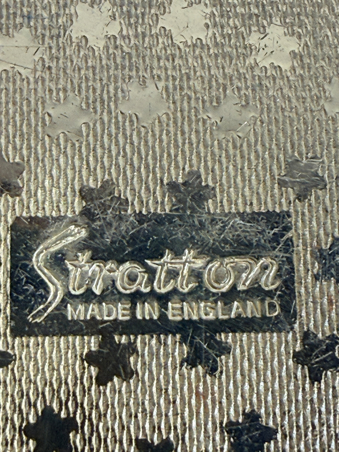 Vintage Stratton blue enamel powder compact made in England. Elegant gold-tone vanity accessory from the 1960s–1970s with mirror and original styling.
