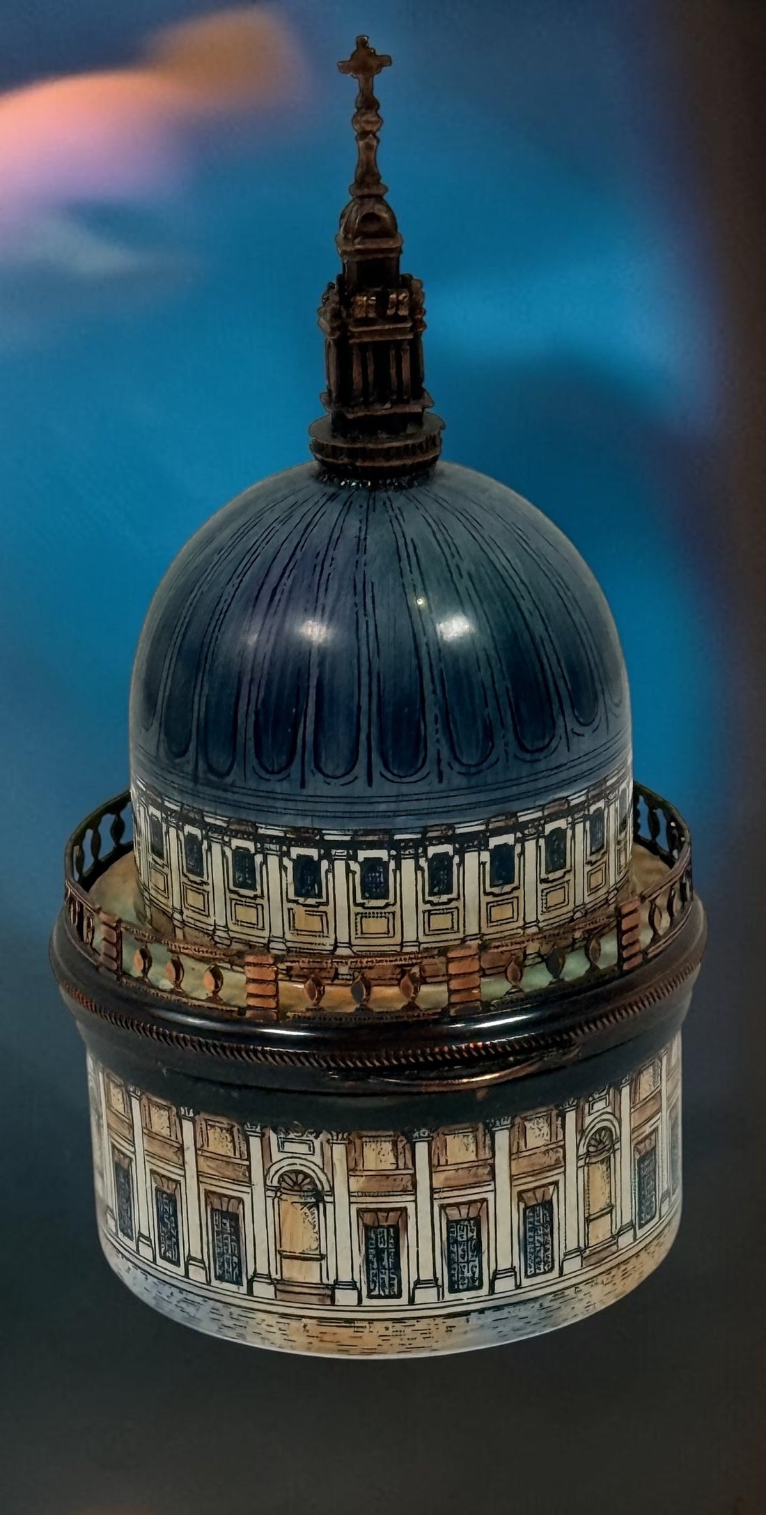 Chelsea Bonbonnière Staffordshire Enamels St. Paul’s Cathedral pill box made in England. Collectible architectural enamel trinket box with hinged lid.