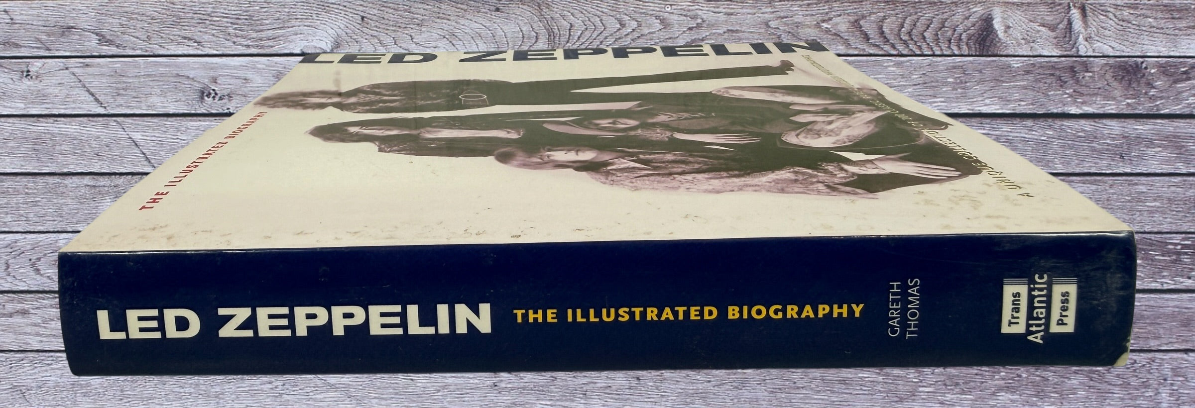 Led Zeppelin Illustrated Biography photo book featuring 200 rare and classic images. Great collectible for rock music fans and memorabilia collectors.