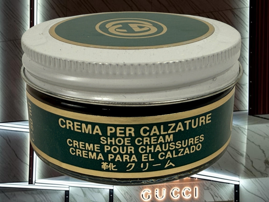 Vintage Gucci shoe care kit with original branded presentation box and Marrone Chiaro leather cream. Authentic luxury accessory from the 1980s–1990s.