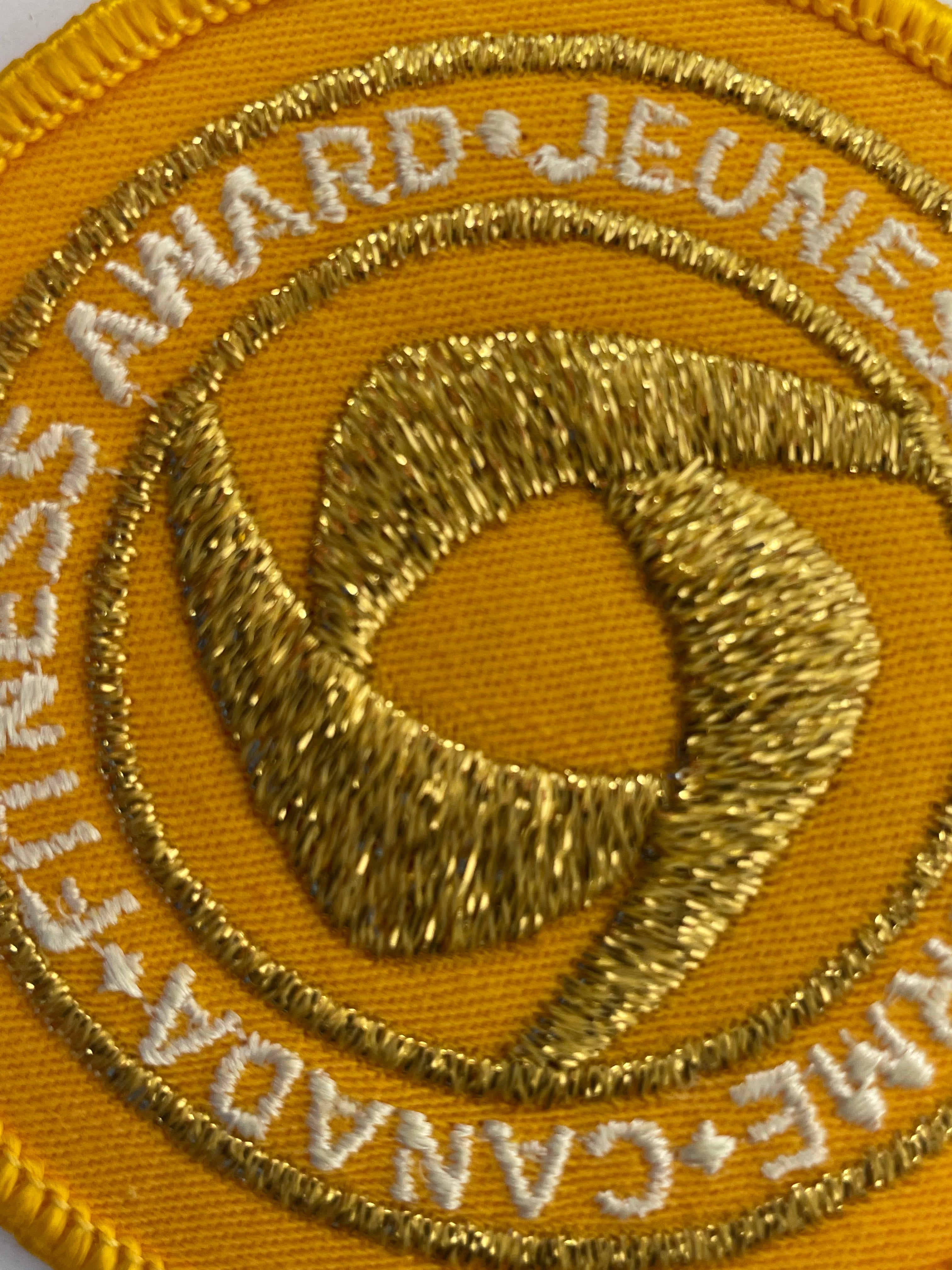 Vintage Canada Fitness Award Gold Patch – 1970s-80s Canadian Youth Program – Rare Bilingual