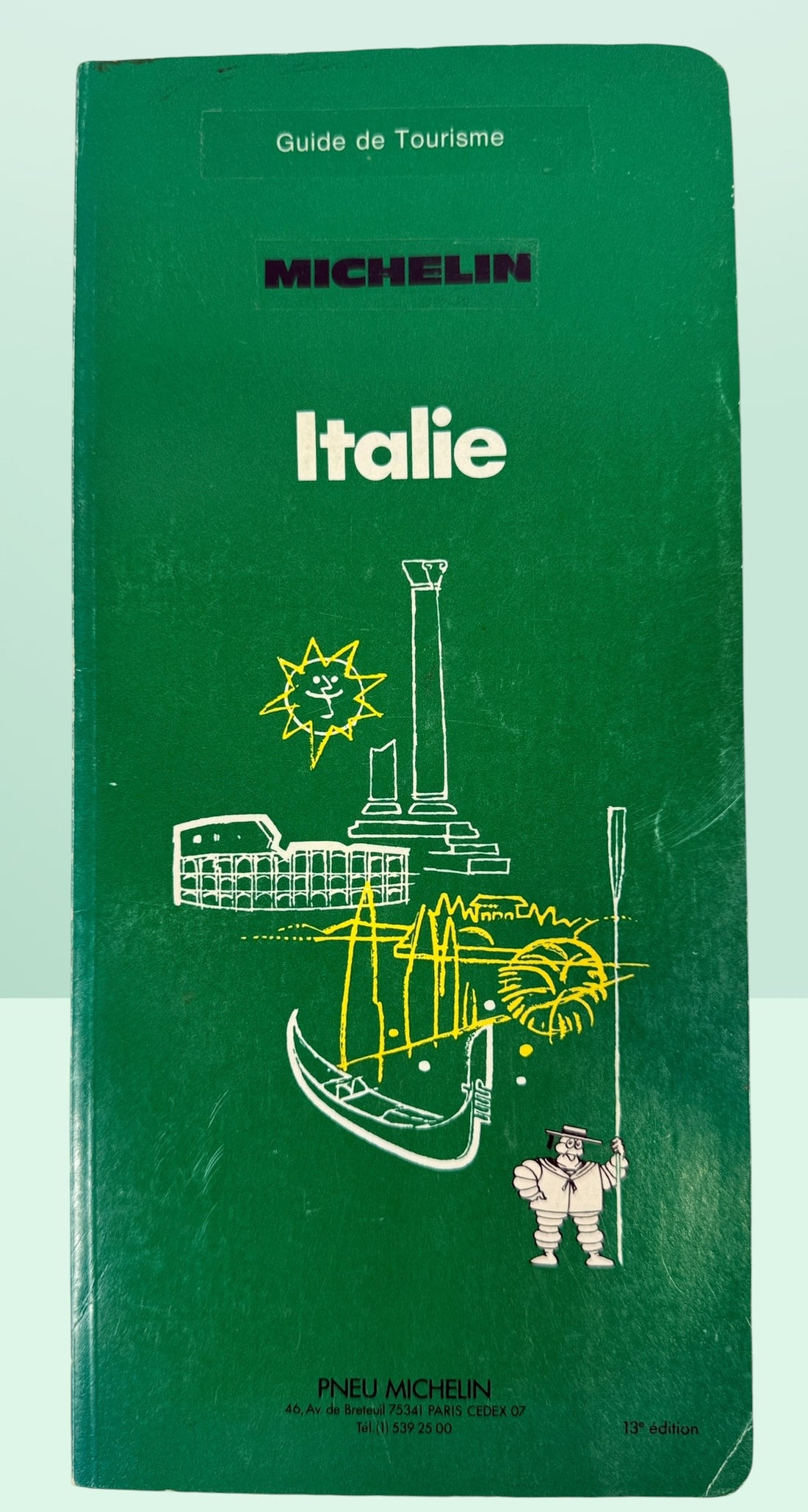 Vintage 1982 Michelin Green Guide Italie travel book in French. Collectible Michelin tourism guide featuring Italy travel information and maps.