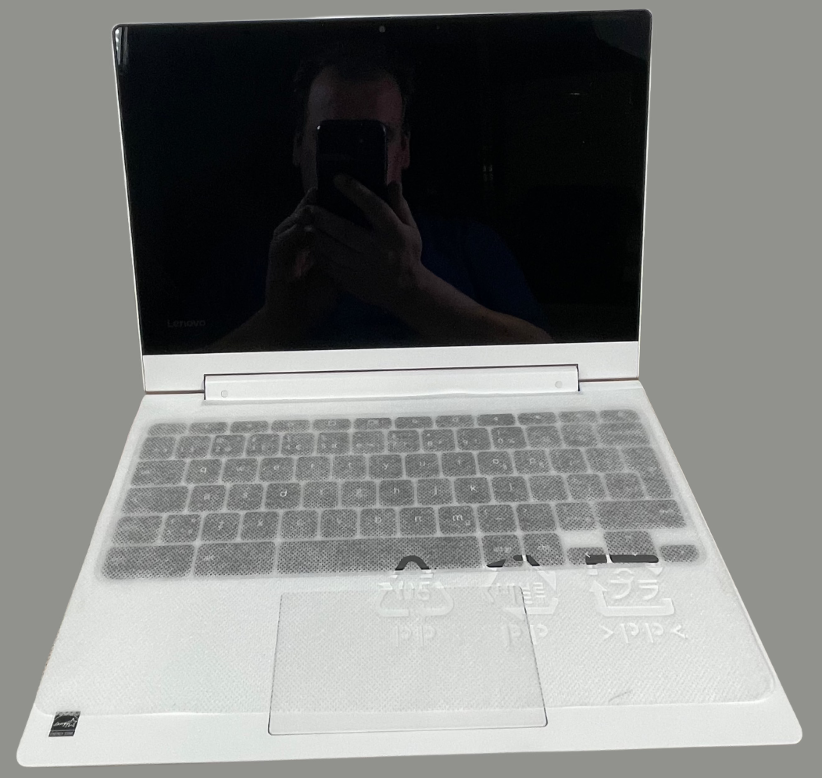 Lenovo Chromebook C330 11.6″ Convertible Touch Laptop – 4 GB / 64 GB – White