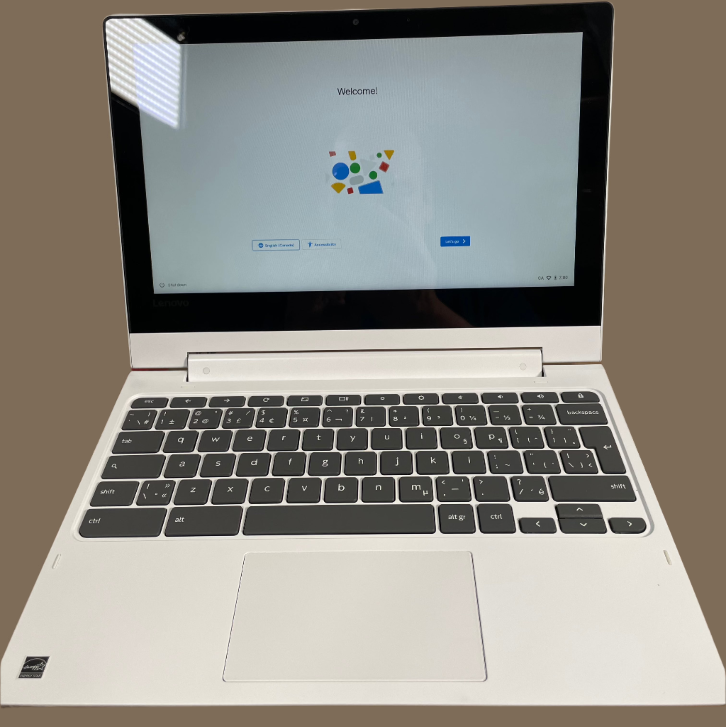 Lenovo Chromebook C330 11.6″ Convertible Touch Laptop – 4 GB / 64 GB – White