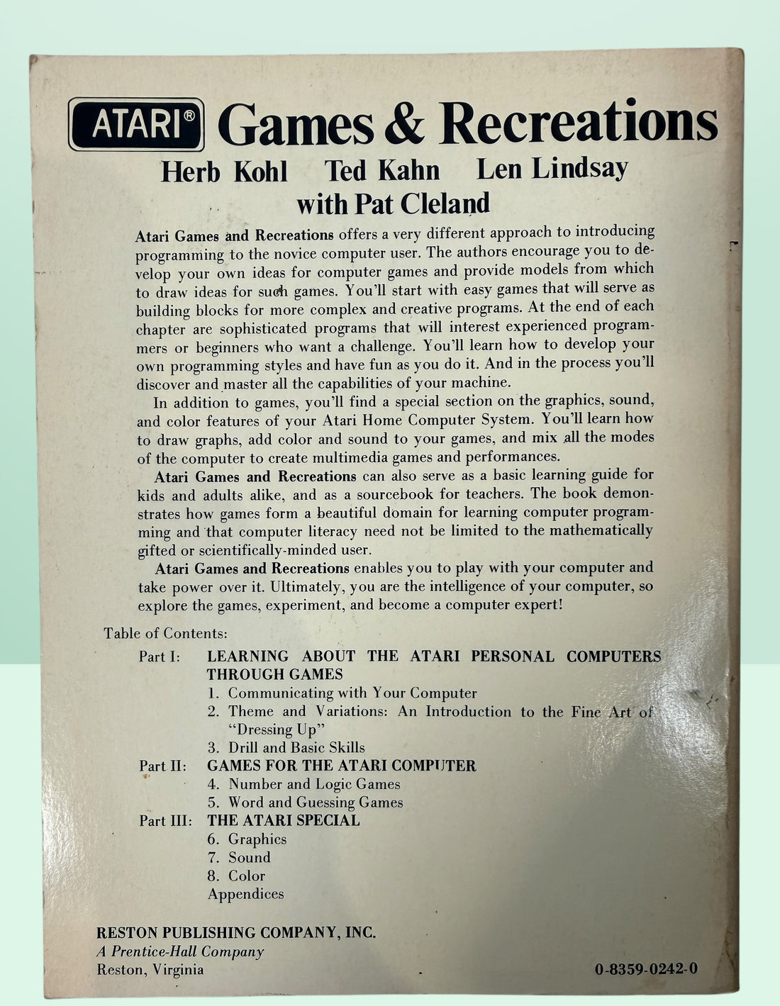 Vintage Atari Games &amp; Recreations programming book for Atari 400 and 800 computers. Classic BASIC coding guide featuring games, graphics, sound and color projects.
