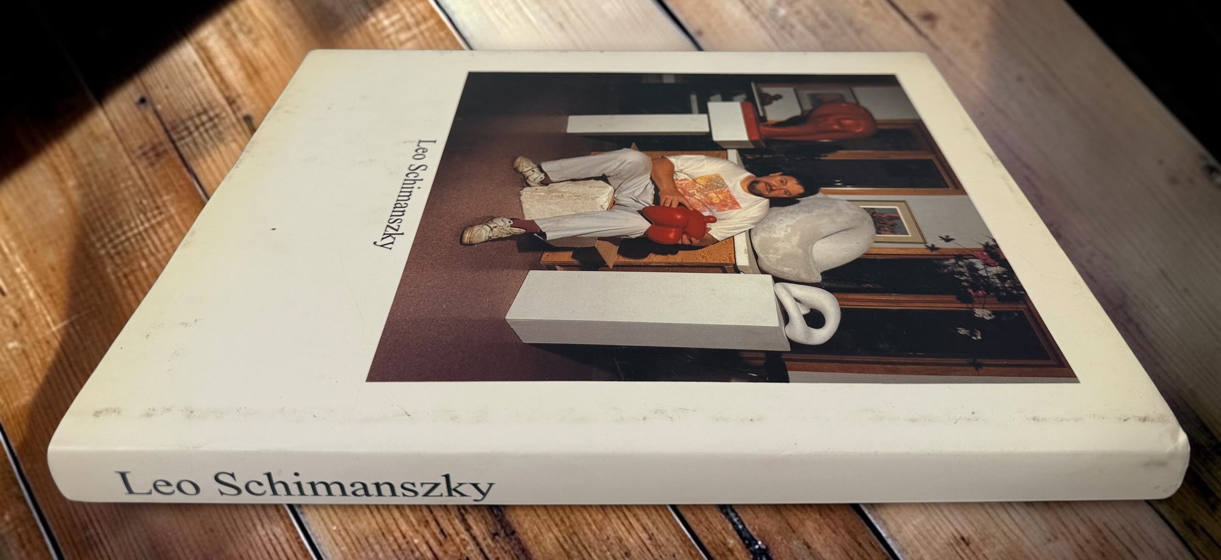 Signed Leo Schimanszky exhibition catalogue featuring sculpture and painting, with artist inscription and original sketch. Rare multilingual art reference book.