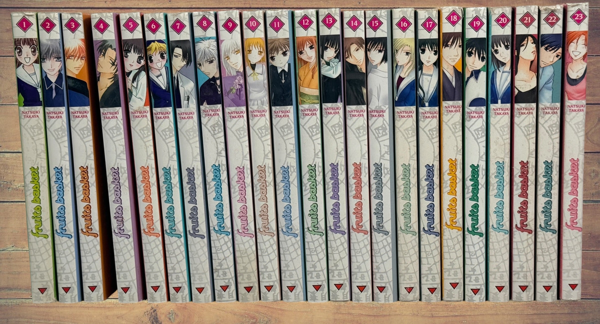Complete Fruits Basket manga collection by Natsuki Takaya. Includes all 23 French-language volumes published by Delcourt. A sought-after shojo manga set.