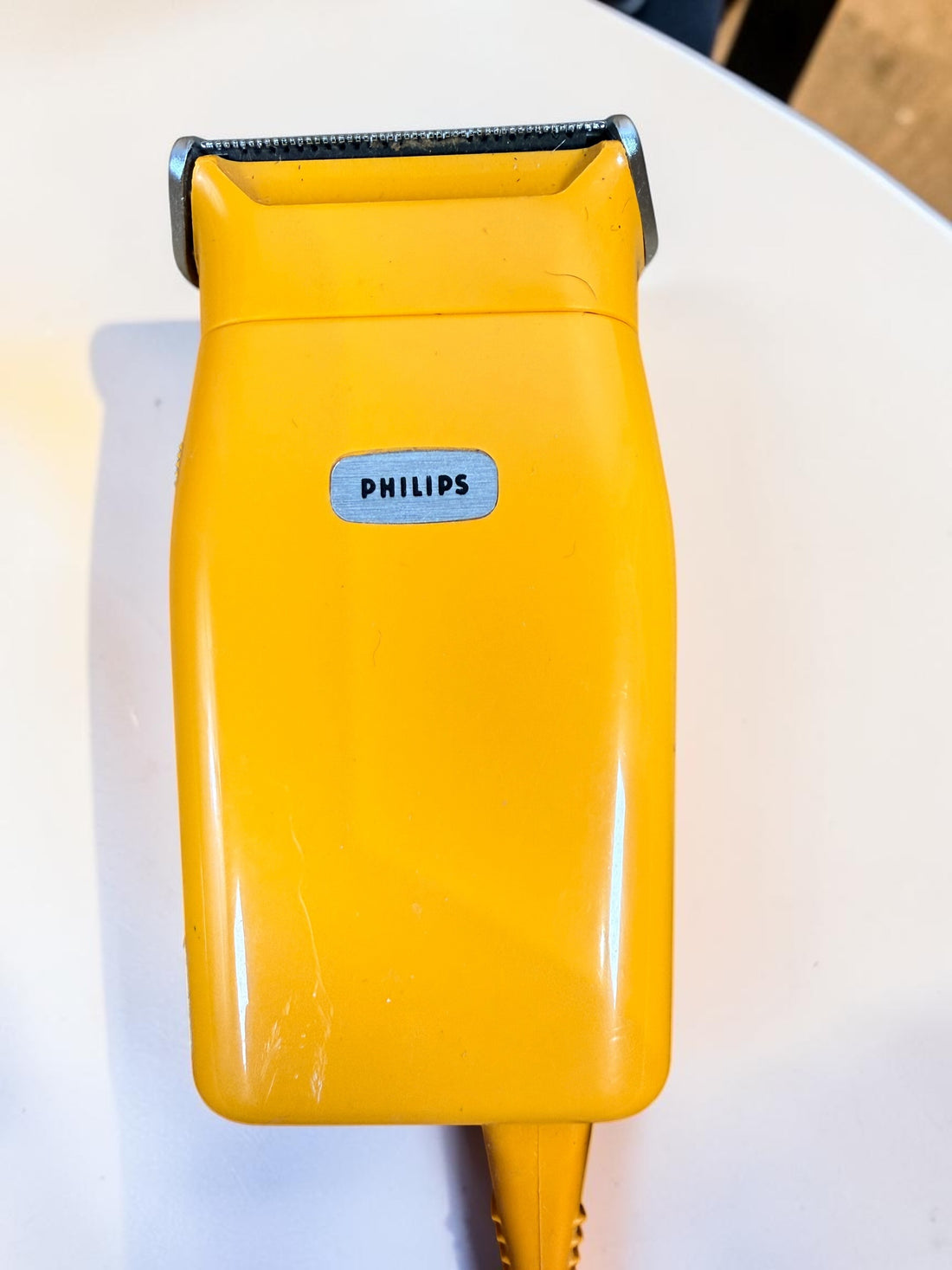 Trousse de beauté Philips des années 70, kit de toilettage électrique, complète, étui orange.