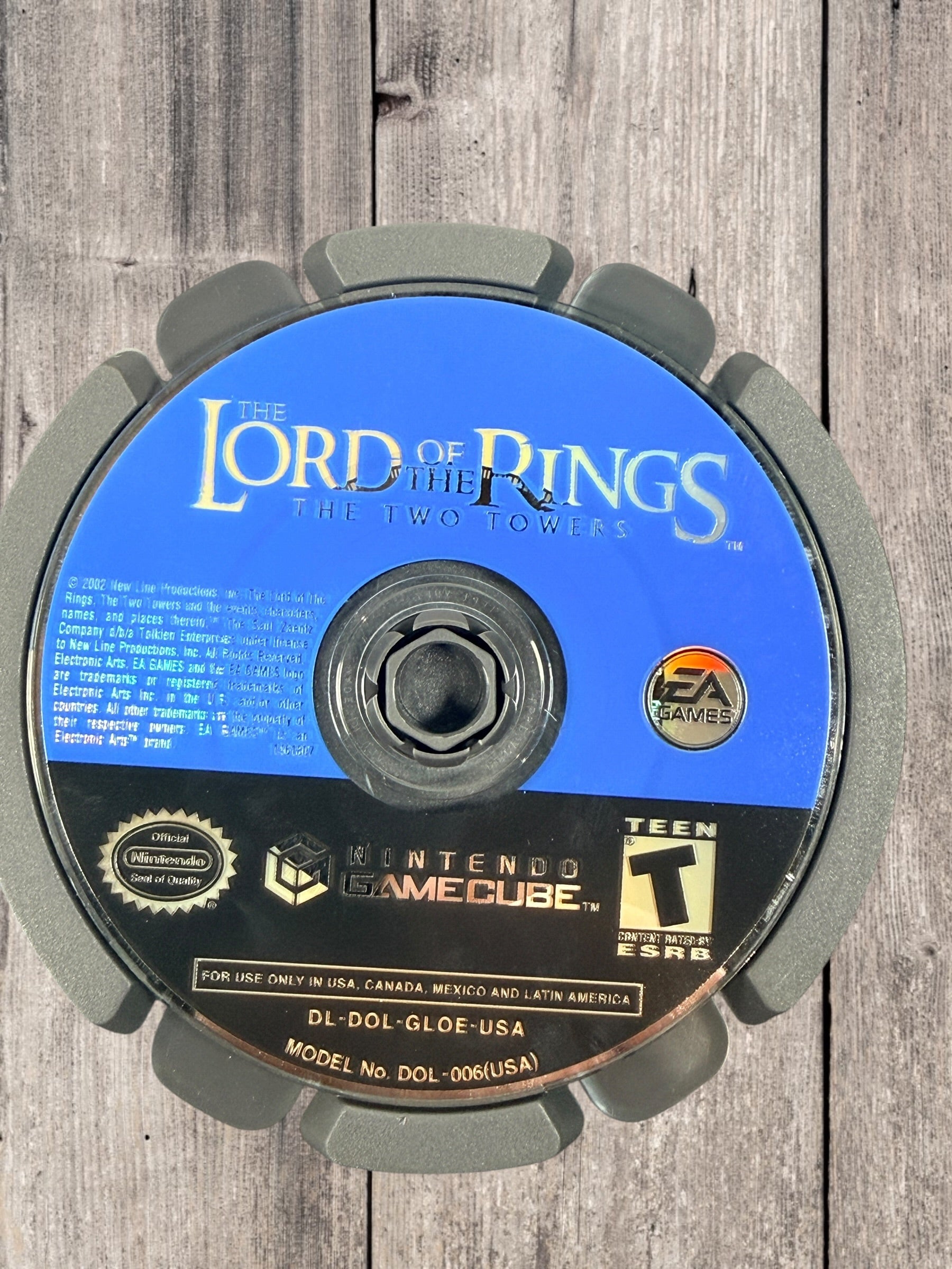 Nintendo GameCube The Lord of the Rings The Two Towers Player’s Choice edition complete with case, manual and disc. Great retro gaming collectible.