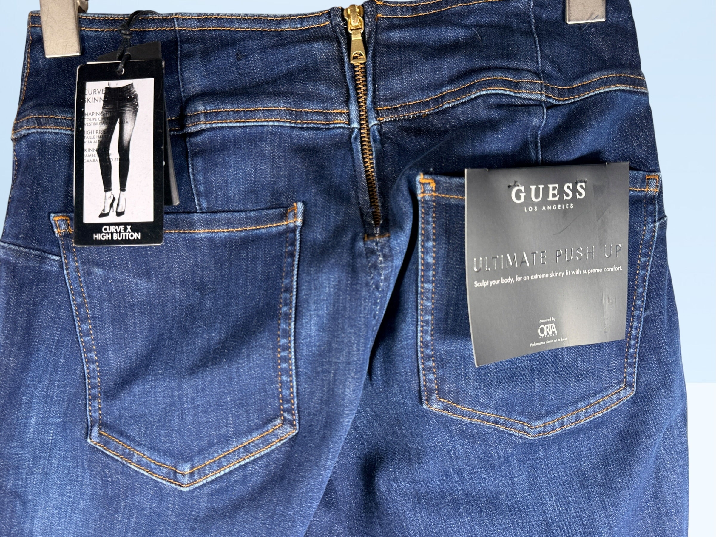 GUESS Curve X High Button skinny jeans in Ultimate Dark wash. High-rise stretch denim with gold-tone button accents. New with tags, size 29x30.