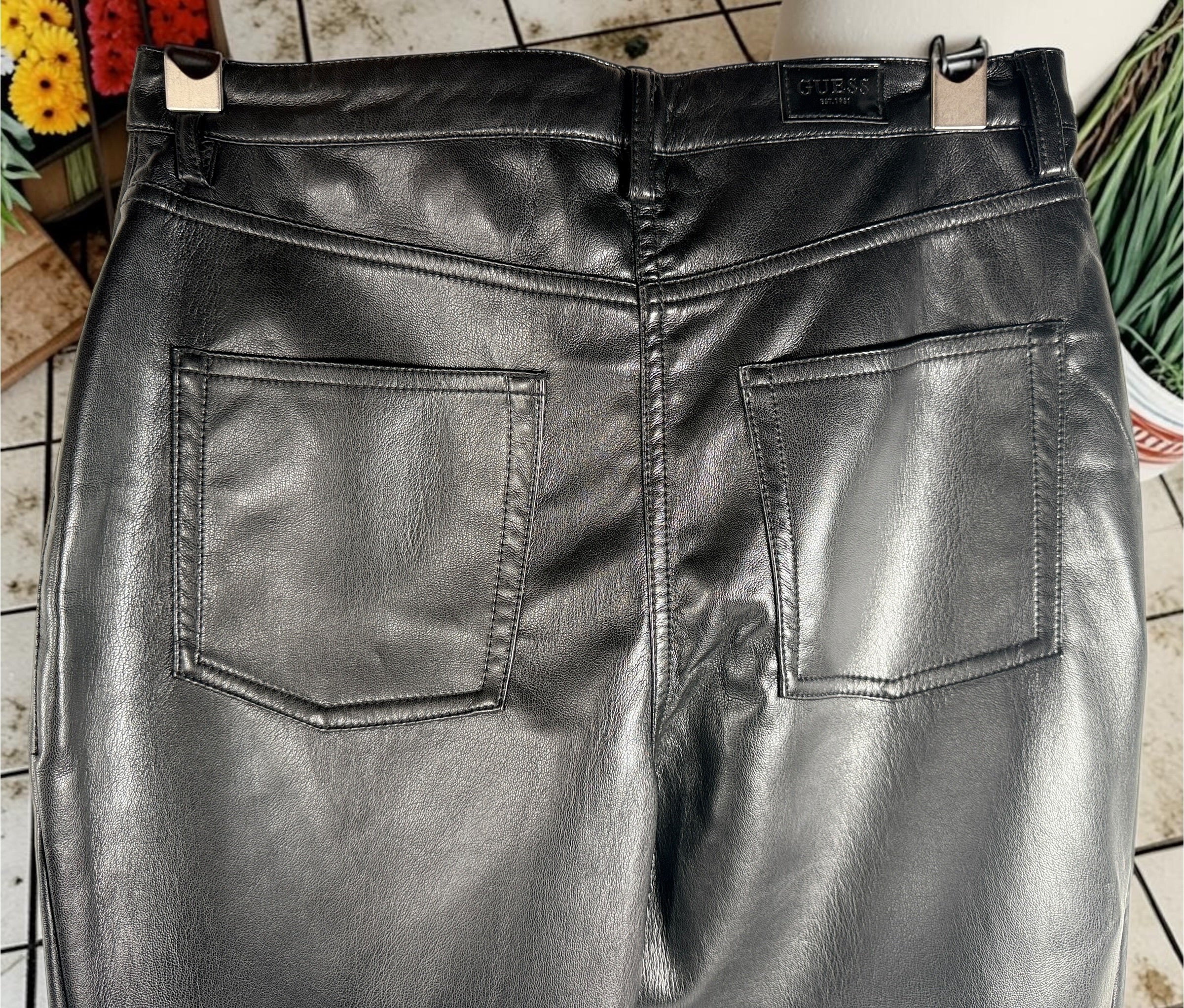 NWT GUESS Kelly Straight faux leather pants in Jet Black, size 29x29. Straight-leg fit with sleek leather-look finish. Original $158 retail.