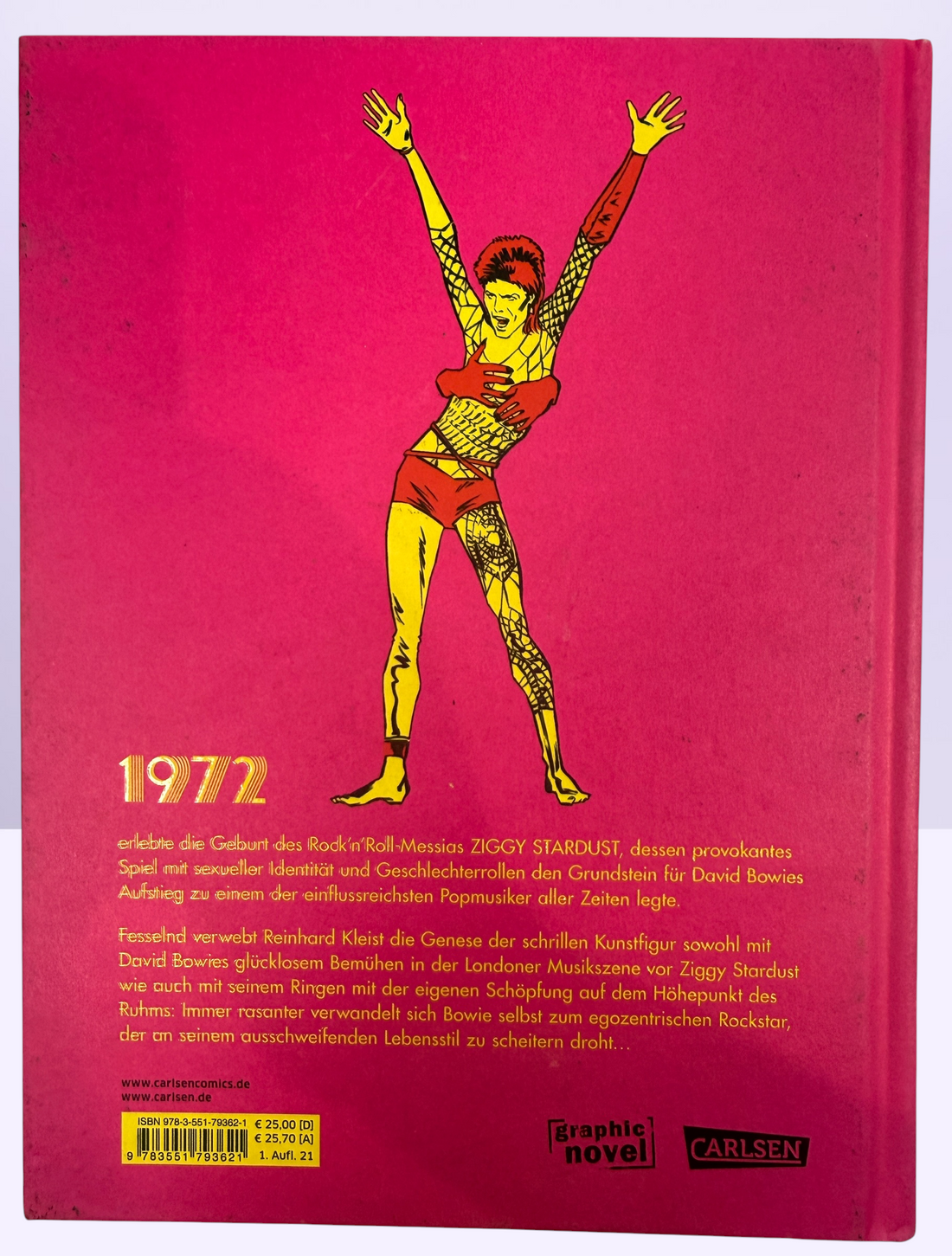 Reinhard Kleist’s Starman graphic novel chronicles David Bowie’s Ziggy Stardust years in stunning full color. German hardcover first edition from 2021.
