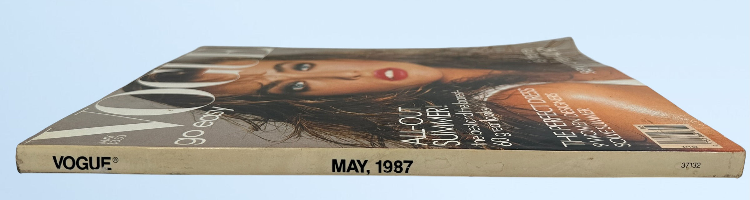 Vintage Vogue May 1987 featuring Tatjana Patitz and Christy Turlington. Original 1980s fashion magazine packed with editorials, photography, and luxury ads.
