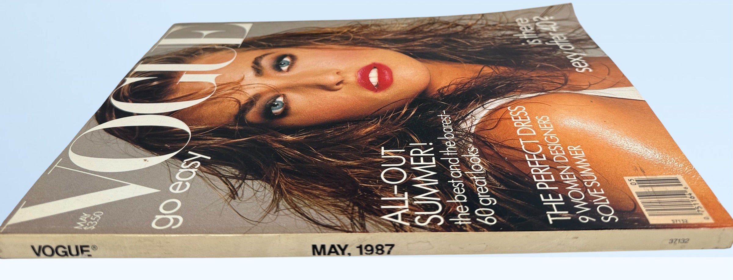 Vintage Vogue May 1987 featuring Tatjana Patitz and Christy Turlington. Original 1980s fashion magazine packed with editorials, photography, and luxury ads.