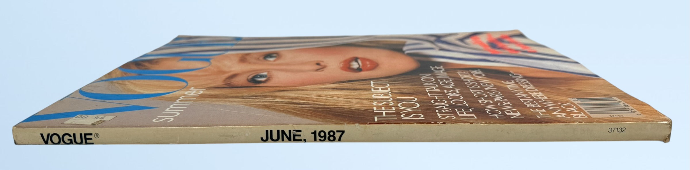 Original Vogue Magazine June 1987 featuring Paris and Milan runway collections, luxury fashion advertising, beauty features and iconic late-1980s style.