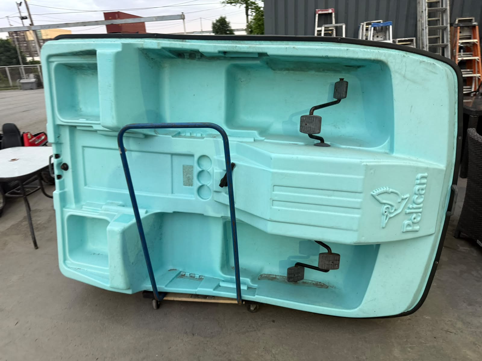 Pelican 4-seat pedal boat in durable RAM-X polyethylene. Family-sized pédalo with steering and pedal drive. Local pickup only from Eco Depot Montreal.