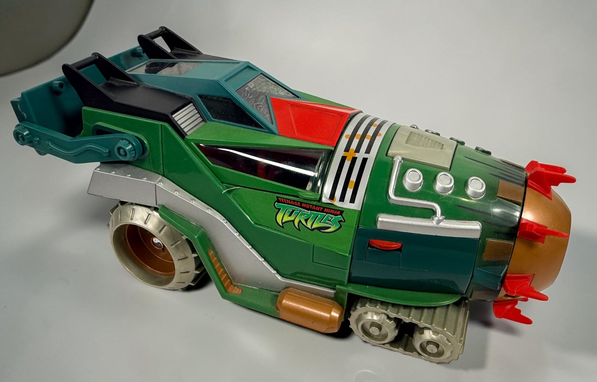 Original 2004 Playmates Teenage Mutant Ninja Turtles Shell Driller vehicle. Authentic TMNT collectible in good pre-owned condition. Vehicle only; figures and accessories not included.