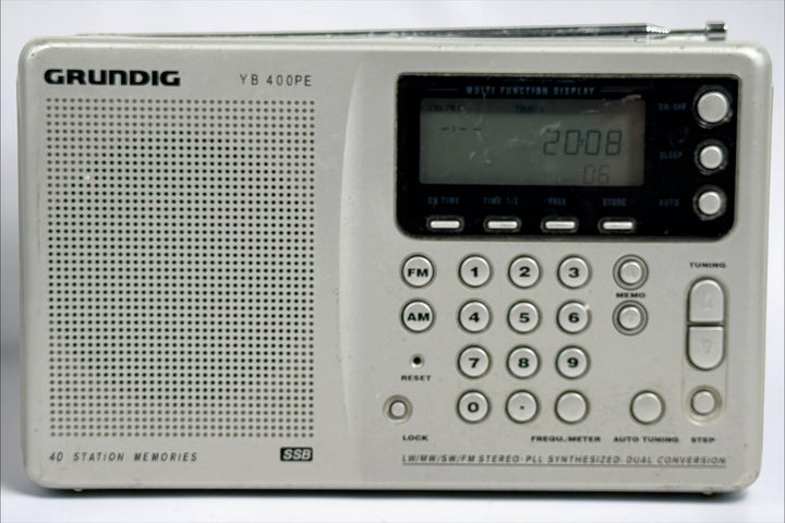 Vintage Grundig Yacht Boy 400 PE world band radio with SSB, digital tuning, FM, AM, LW and shortwave reception. A classic portable receiver for collectors and DX enthusiasts.