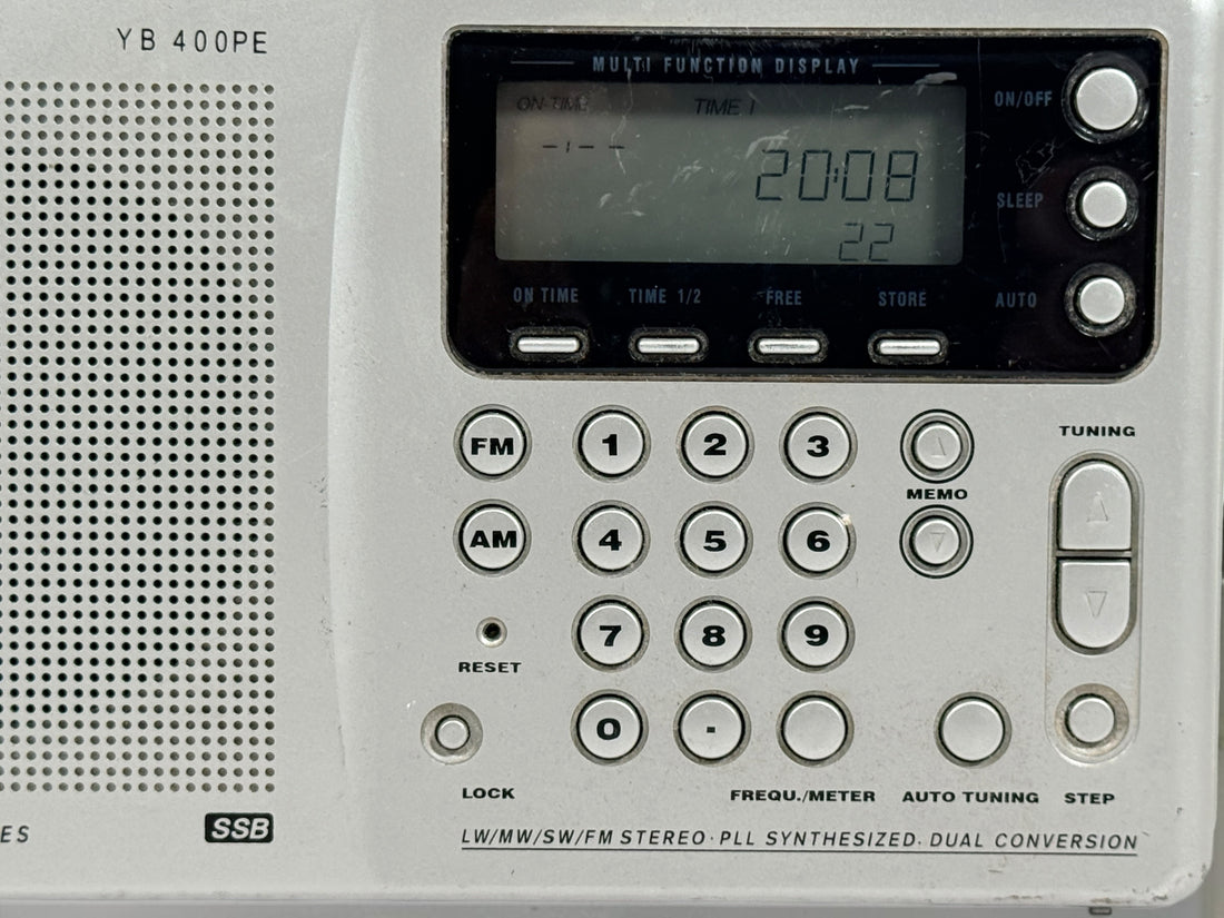 Vintage Grundig Yacht Boy 400 PE world band radio with SSB, digital tuning, FM, AM, LW and shortwave reception. A classic portable receiver for collectors and DX enthusiasts.