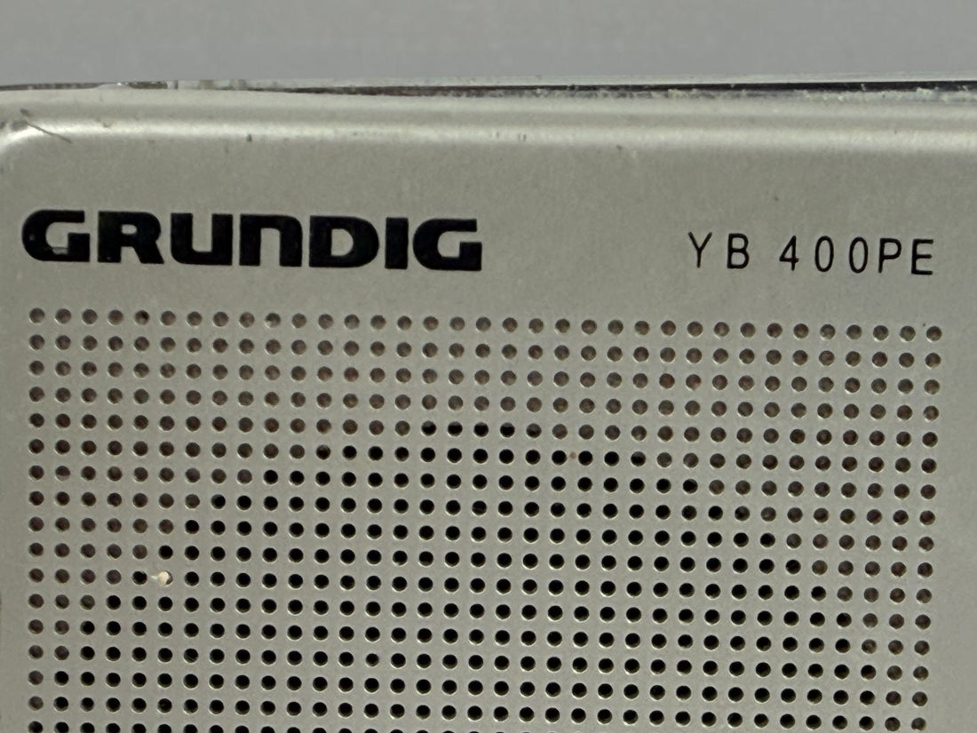 Vintage Grundig Yacht Boy 400 PE world band radio with SSB, digital tuning, FM, AM, LW and shortwave reception. A classic portable receiver for collectors and DX enthusiasts.