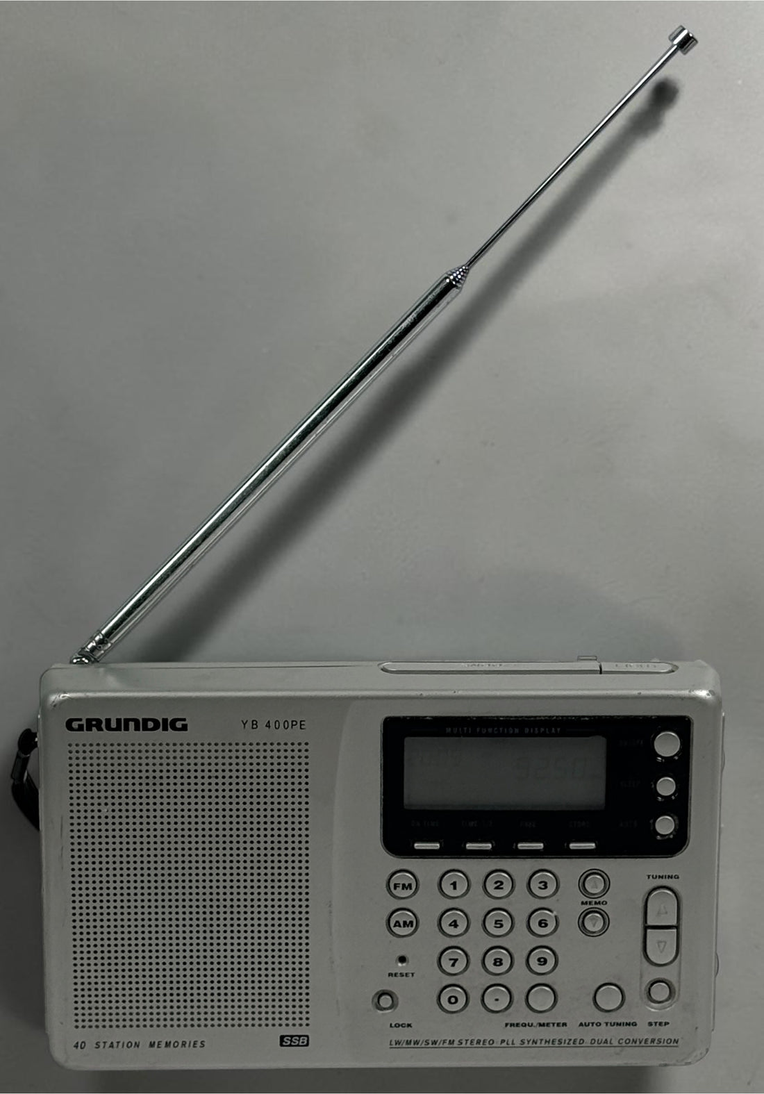 Vintage Grundig Yacht Boy 400 PE world band radio with SSB, digital tuning, FM, AM, LW and shortwave reception. A classic portable receiver for collectors and DX enthusiasts.
