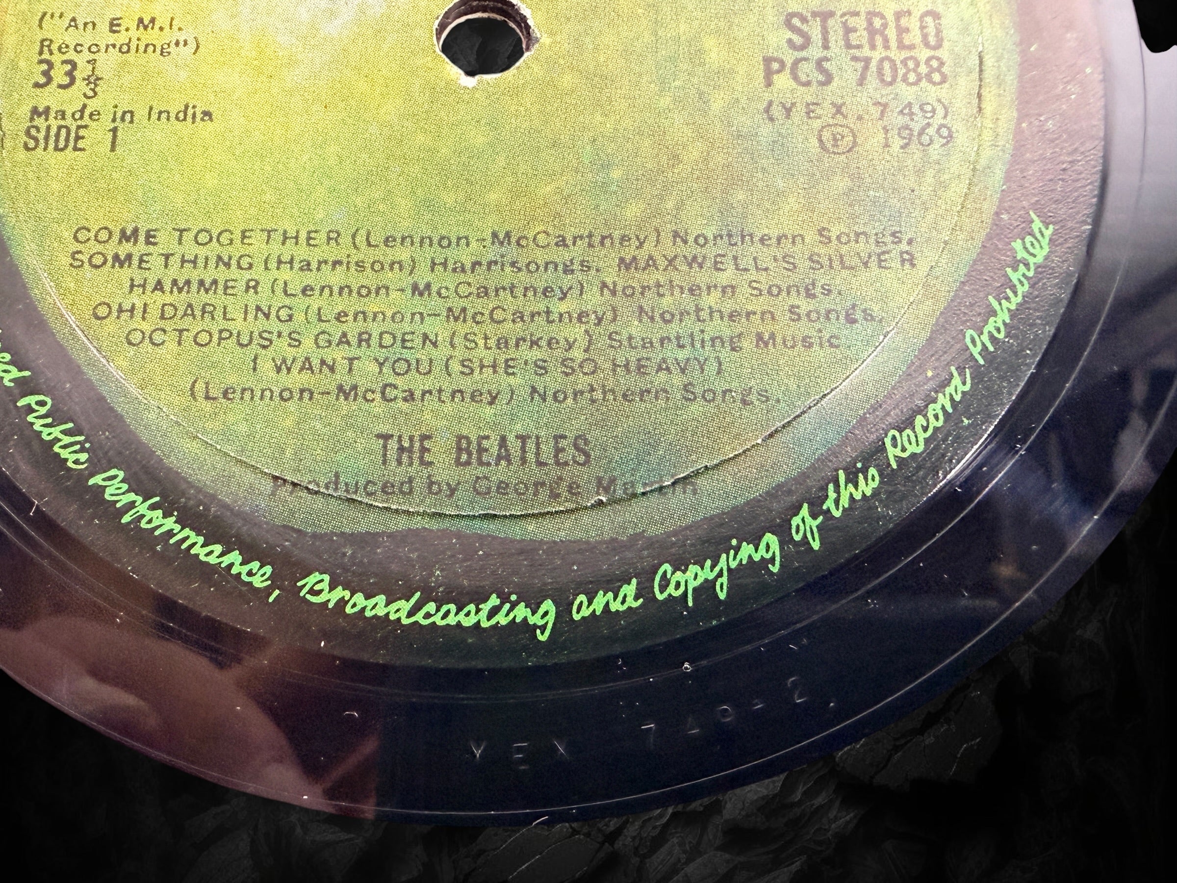Original Indian pressing of The Beatles Abbey Road on Apple Records PCS 7088. Rare EMI India stereo LP with iconic cover, highly collectible for Beatles fans worldwide.