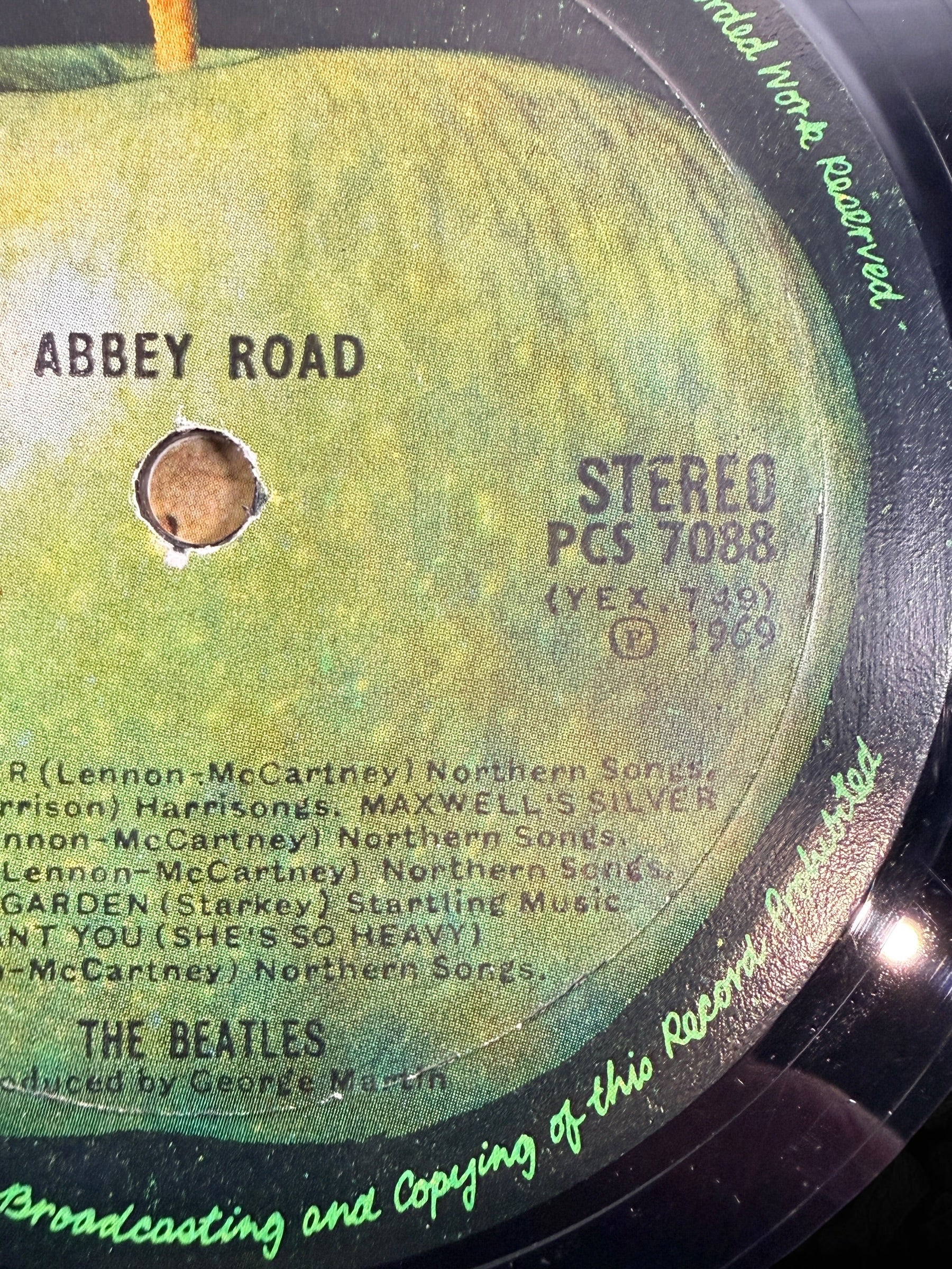 Original Indian pressing of The Beatles Abbey Road on Apple Records PCS 7088. Rare EMI India stereo LP with iconic cover, highly collectible for Beatles fans worldwide.