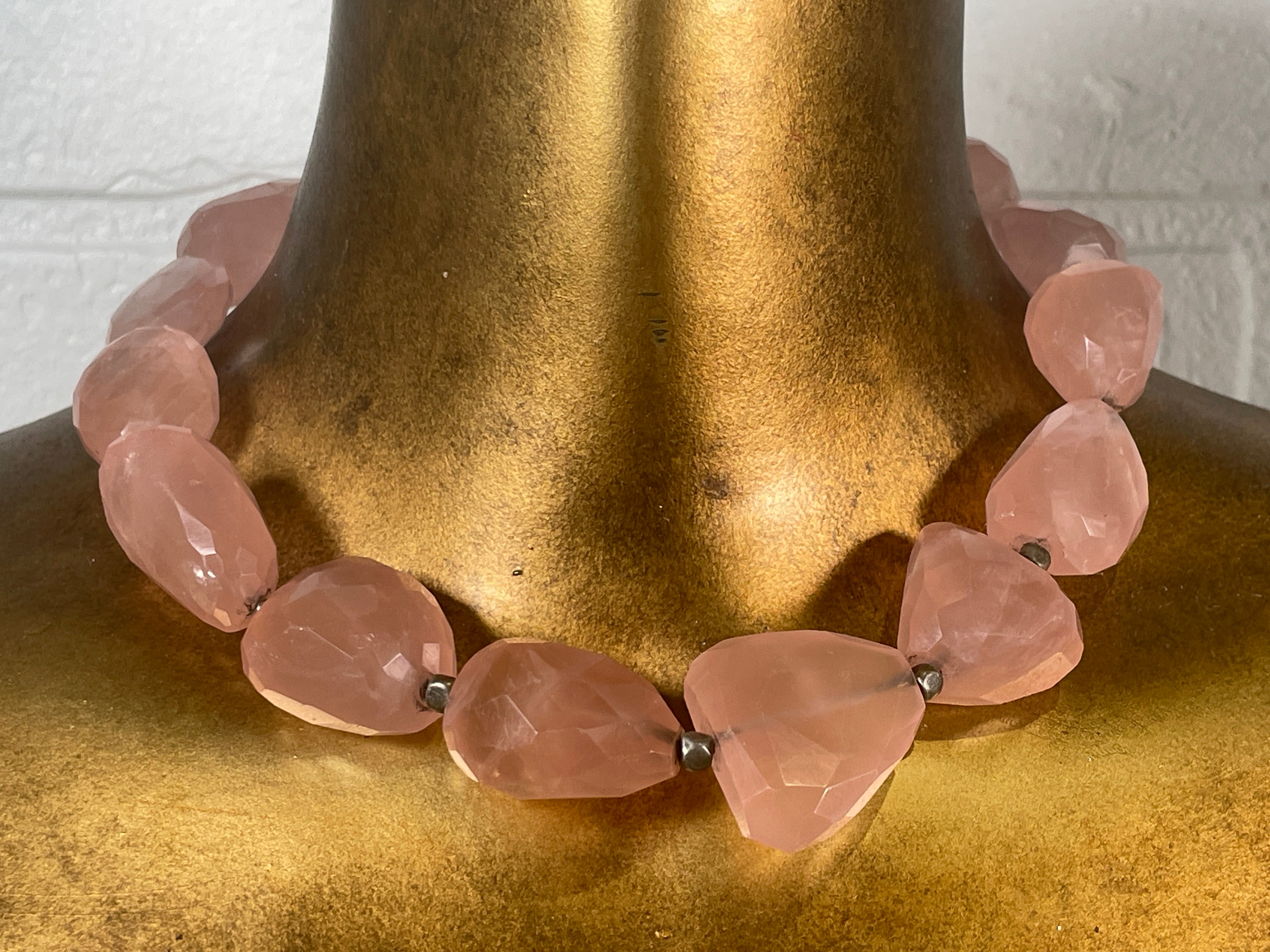 Collier en quartz rose – Perles de pierres précieuses à facettes, enfilées à la main, style vintage