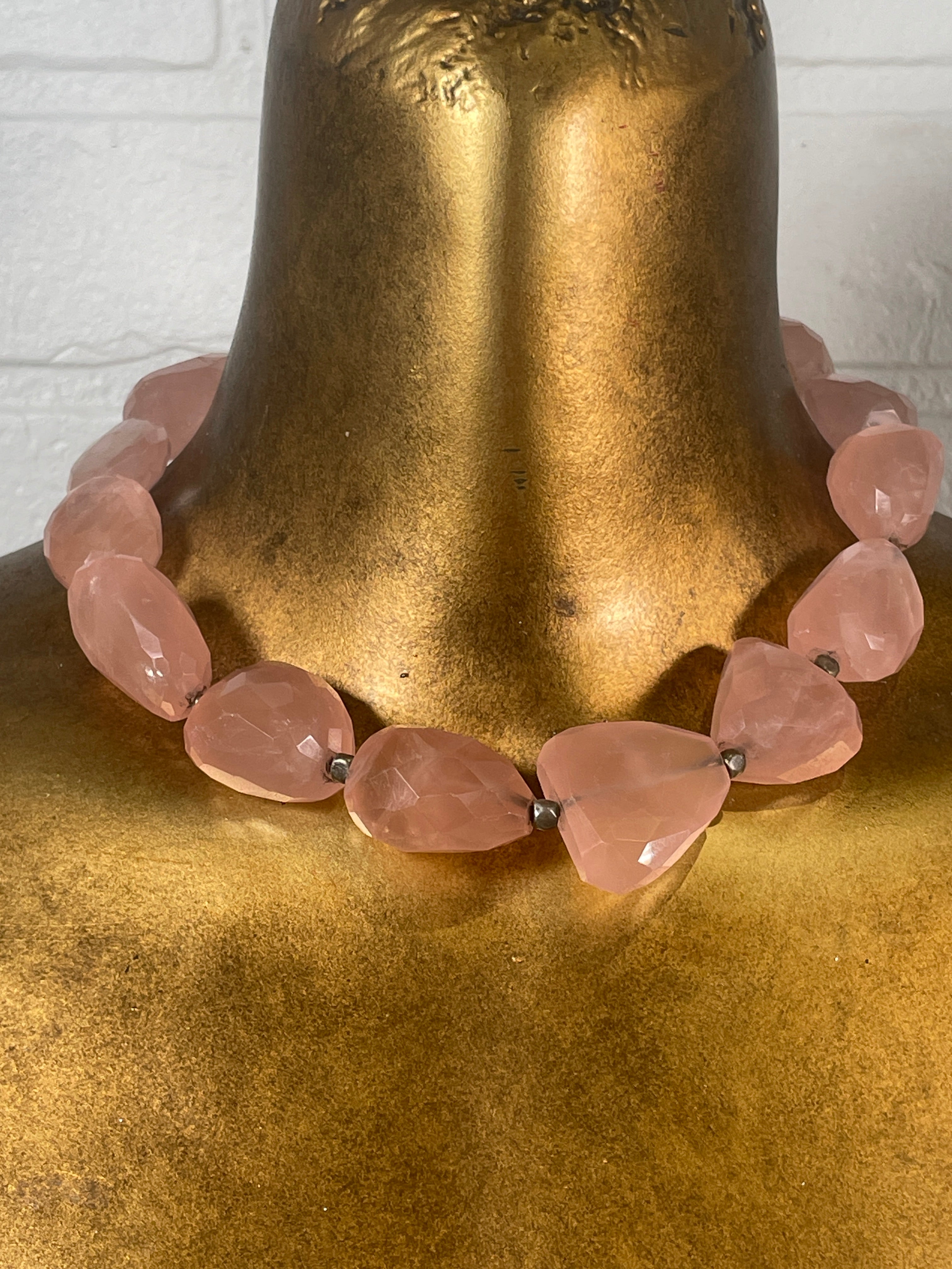 Collier en quartz rose – Perles de pierres précieuses à facettes, enfilées à la main, style vintage