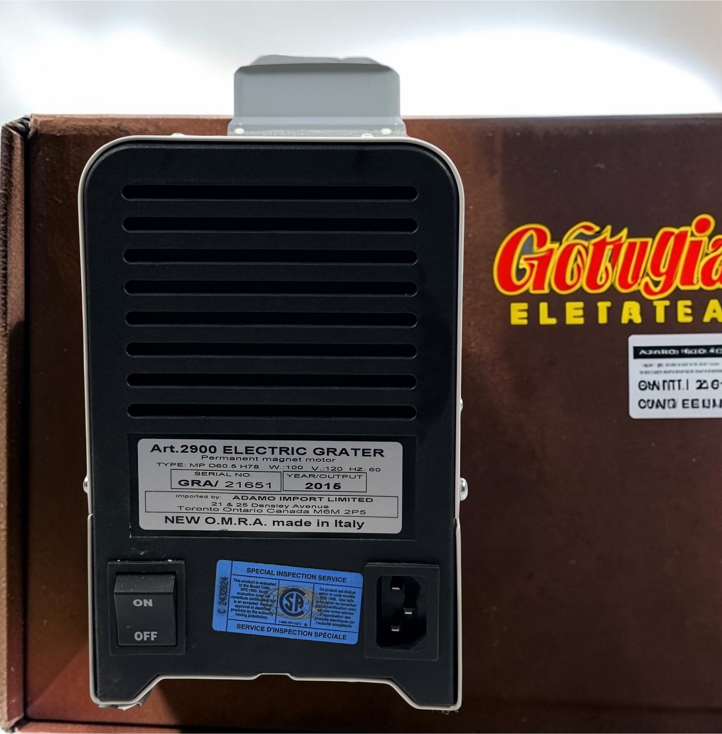 Italian-made OMRA Art. 2900 electric cheese grater with original box. Ideal for Parmesan, Pecorino, breadcrumbs, and other hard foods. Tested and working.