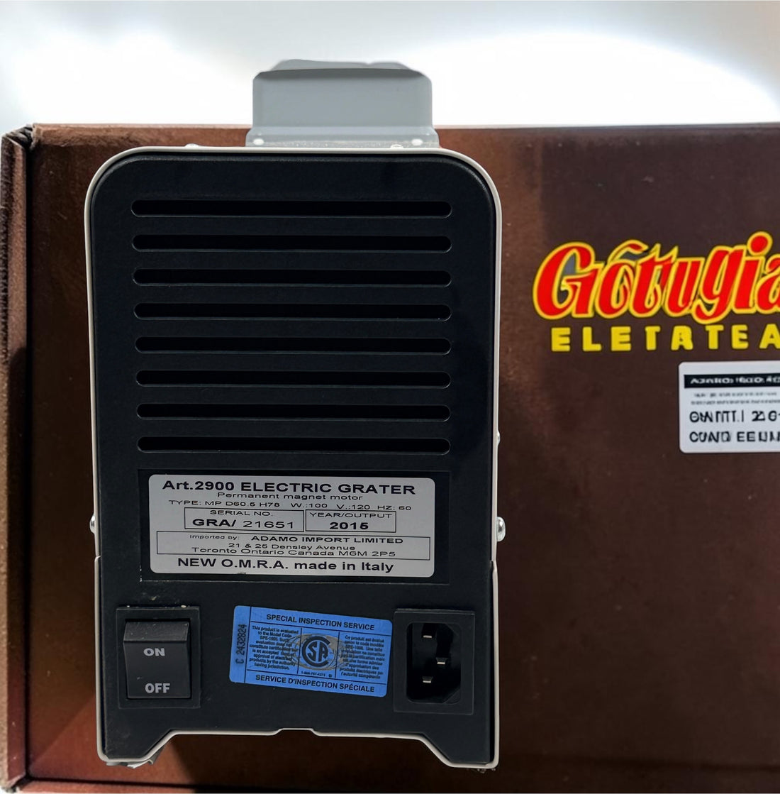 Italian-made OMRA Art. 2900 electric cheese grater with original box. Ideal for Parmesan, Pecorino, breadcrumbs, and other hard foods. Tested and working.