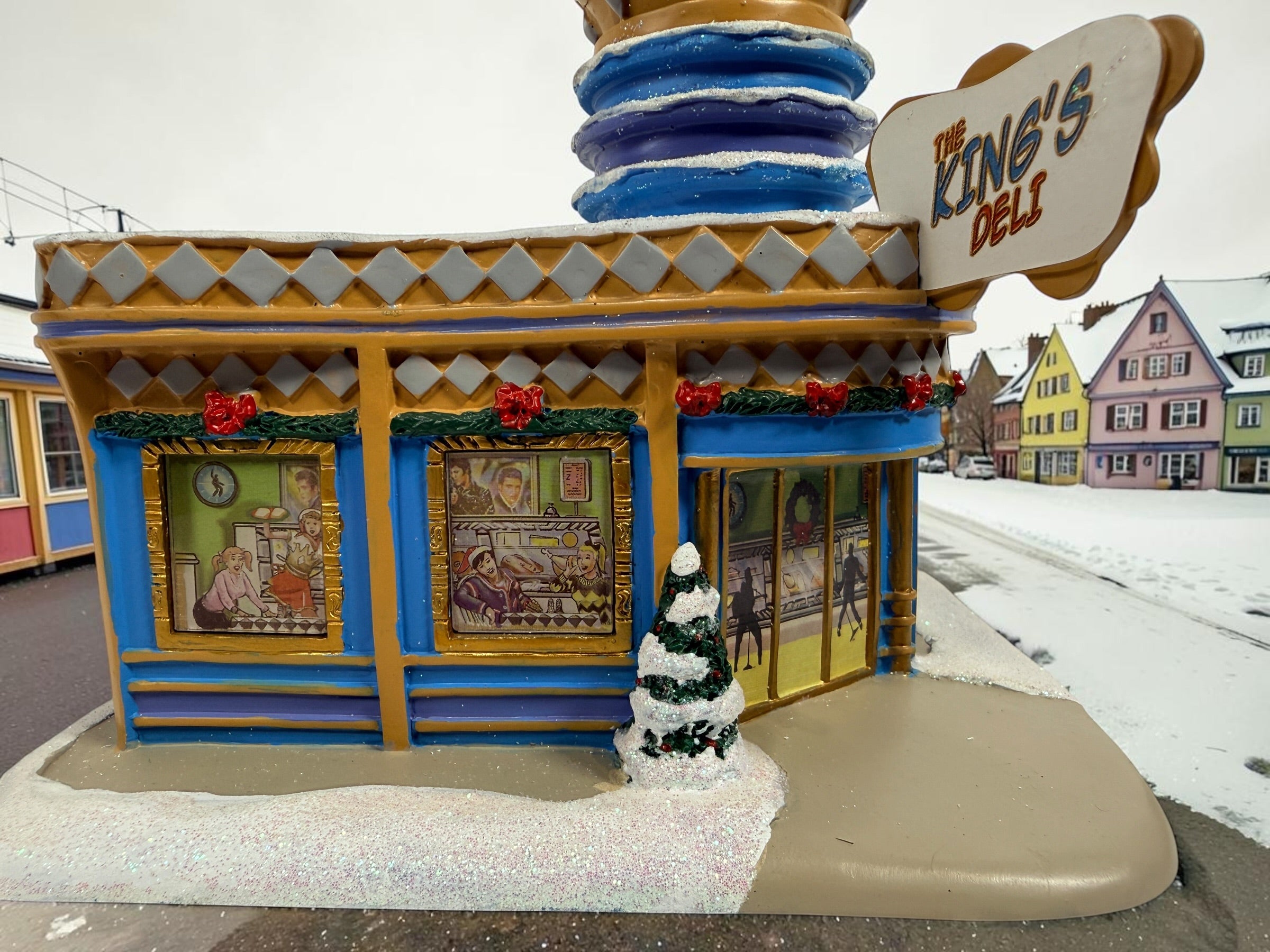 Official 2008 Hawthorne Village Elvis Presley Rock ‘n’ Roll Holiday Village “The King’s” Deli collectible. Great display piece. Bulb, wiring and light cord not included.