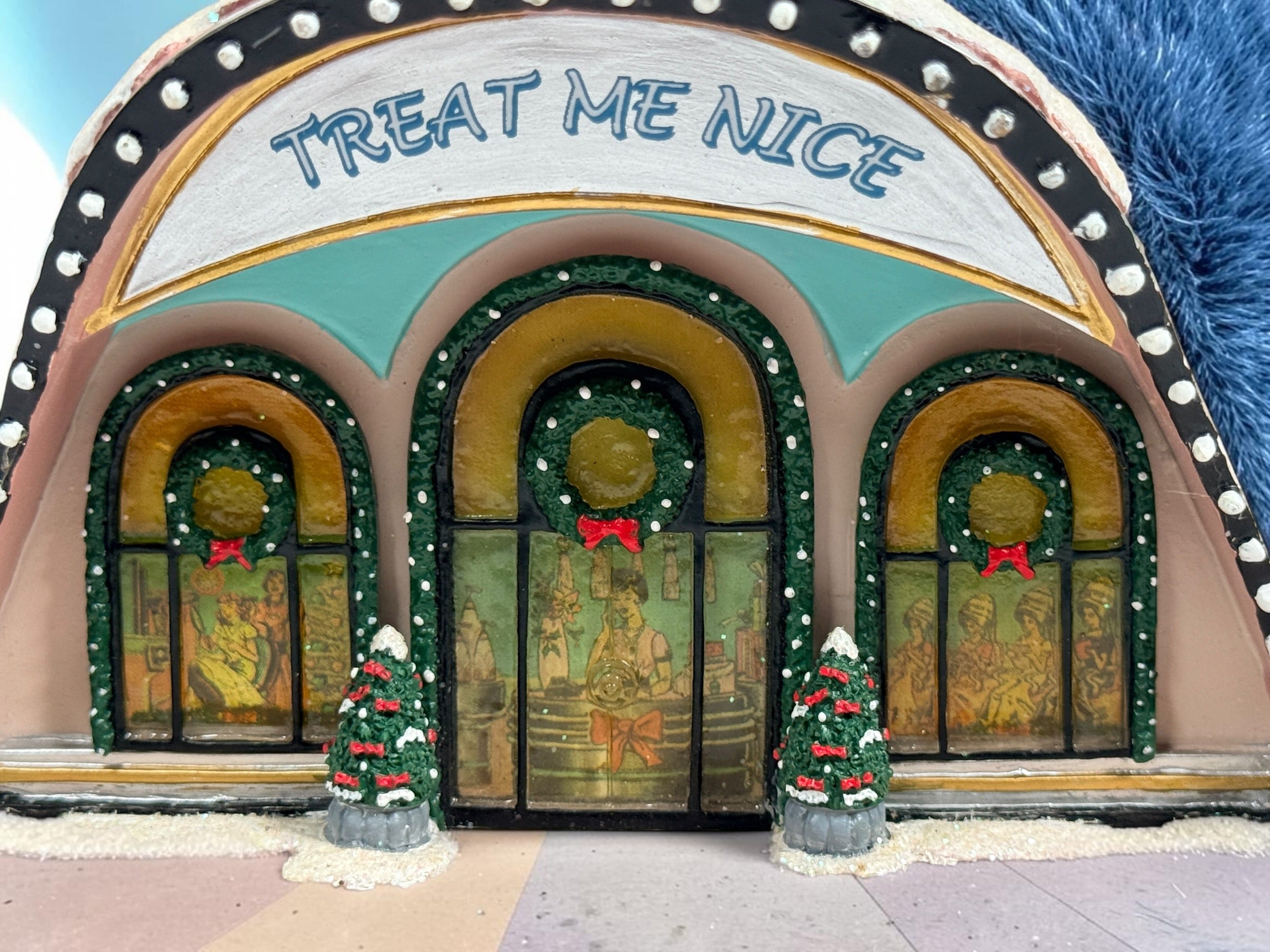 Retired 2010 Hawthorne Village “Treat Me Nice” Salon &amp; Spa from the Elvis Presley Rock ‘n’ Roll Holiday Village Collection. Light cord not included.
