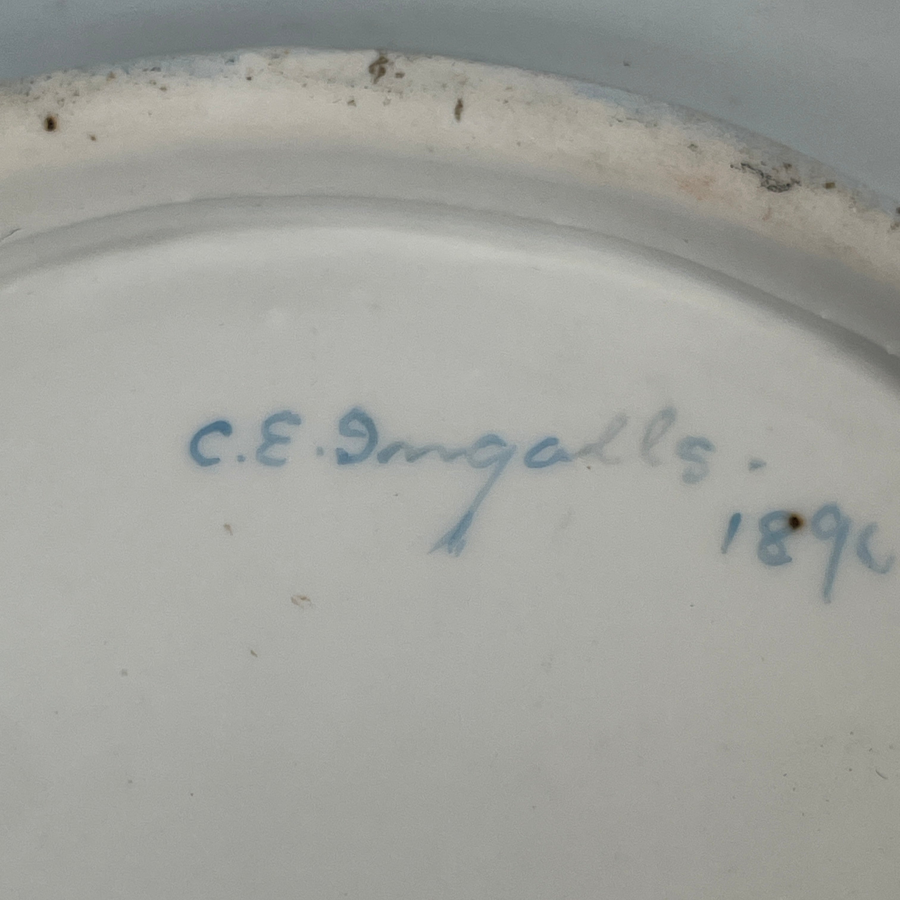 Plat antique en porcelaine peinte à la main de 1896, motif feuille, signé CE Ingalls, doré, style victorien