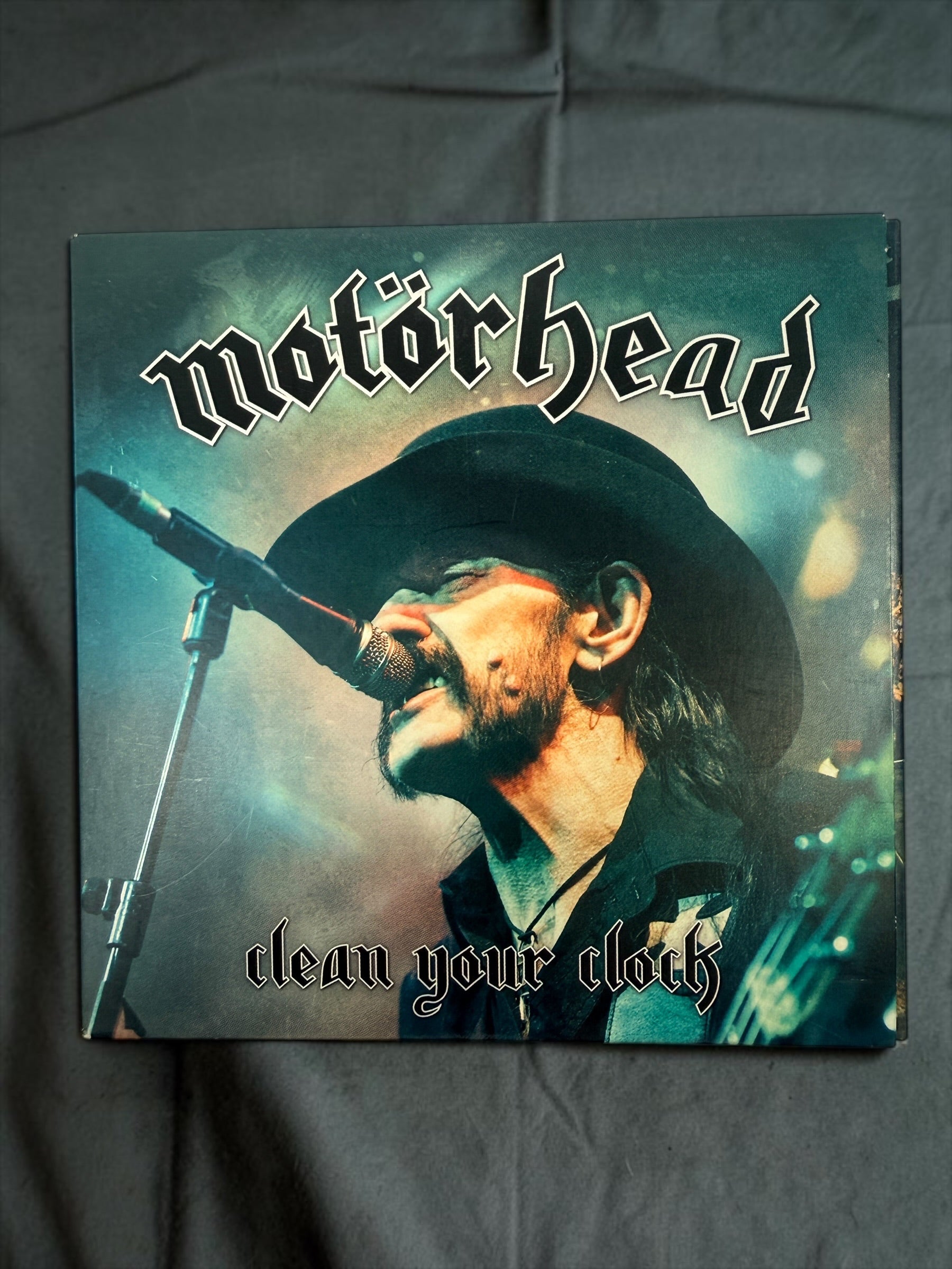 Motörhead Clean Your Clock deluxe 2DVD Digibook from 2016 featuring Lemmy’s final live performances, bonus content, booklet, and Region 0 playback.