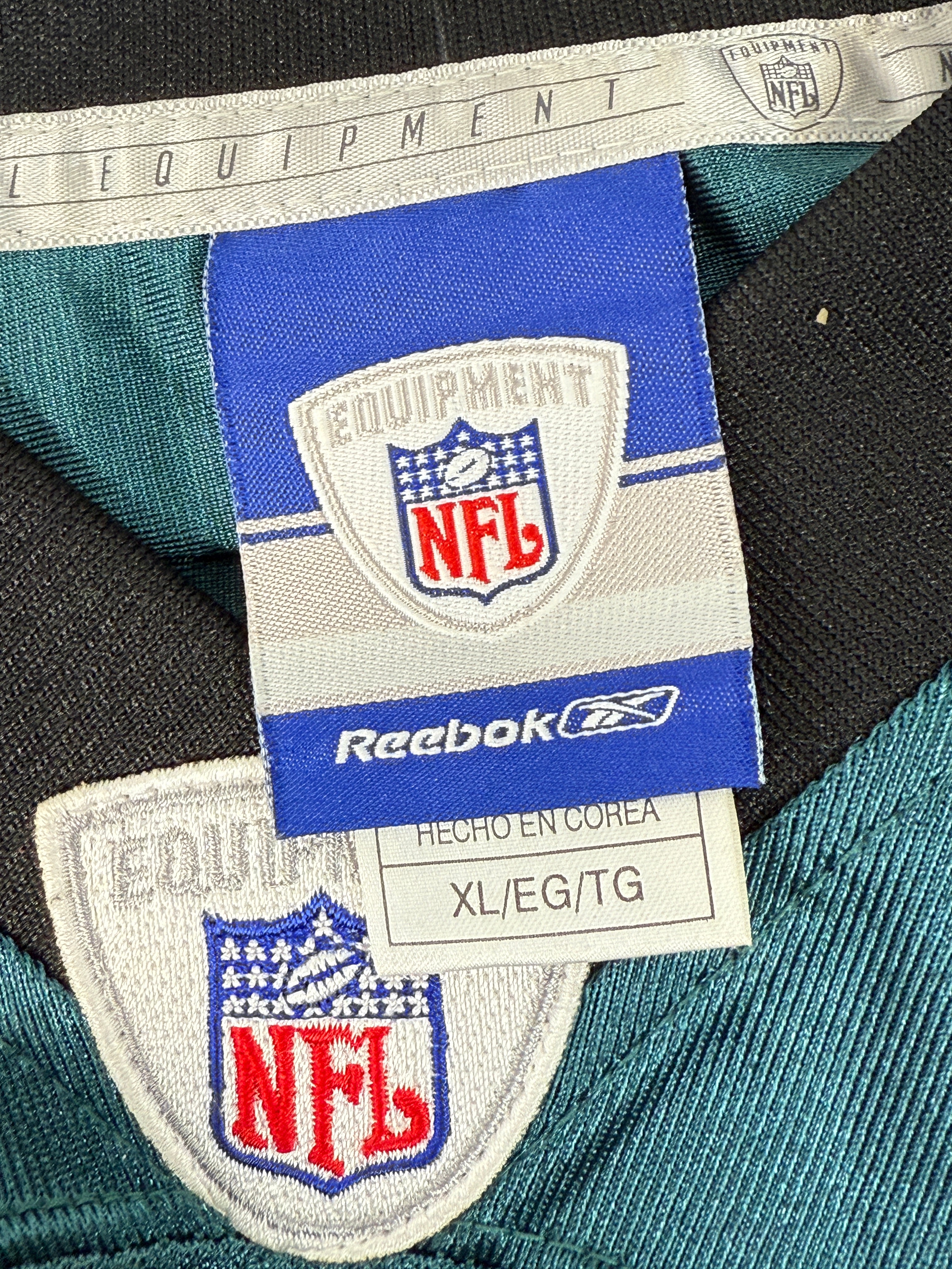 Vintage Reebok Philadelphia Eagles Donovan McNabb #5 jersey in XL. Clean condition and authentic NFL fan gear. Ships from Montreal. Great collectible.