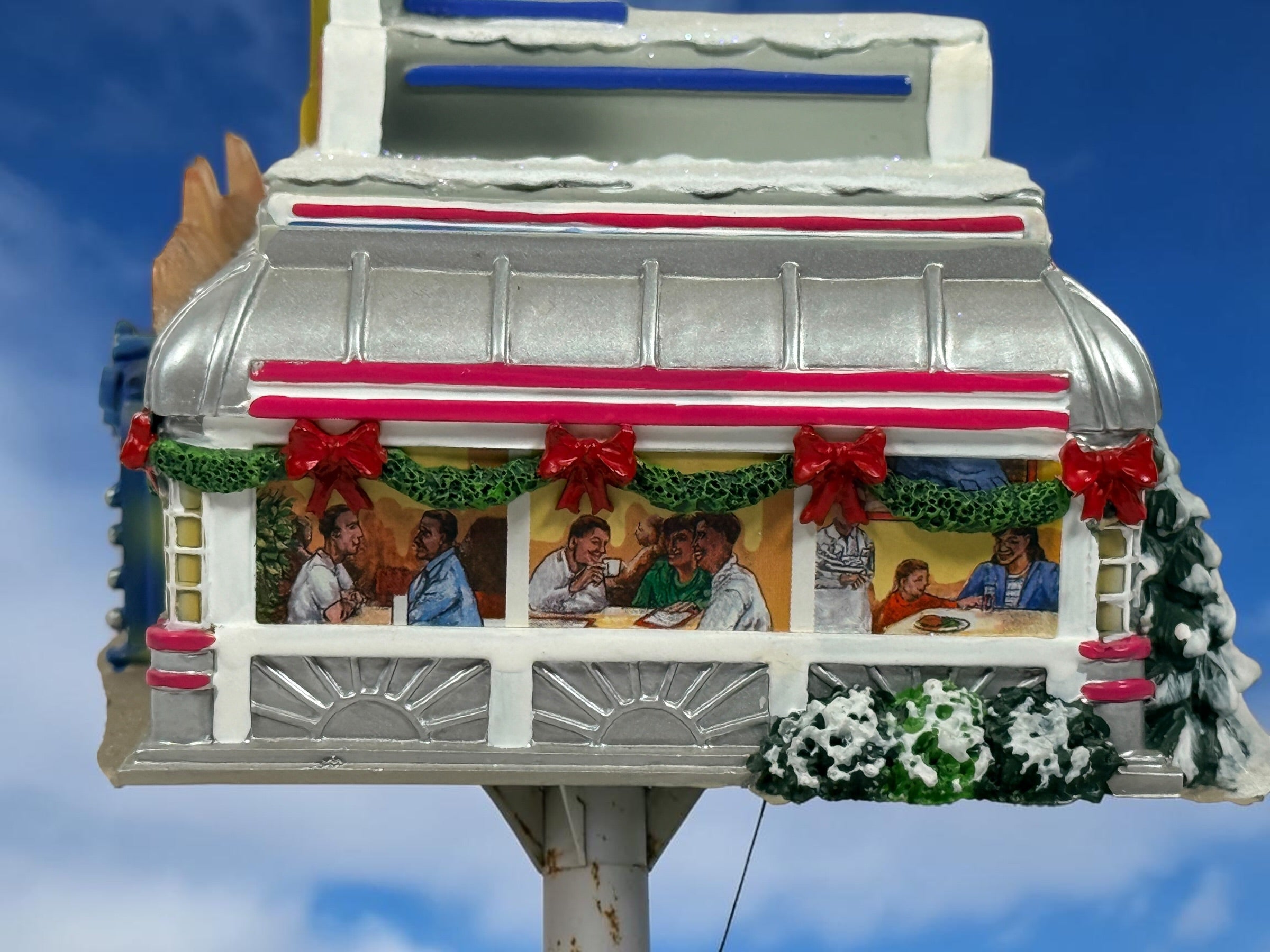 Retired Hawthorne Village Elvis Presley Hound Dog Diner Christmas village building. Detailed illuminated collectible in very good condition. Light cord not included.