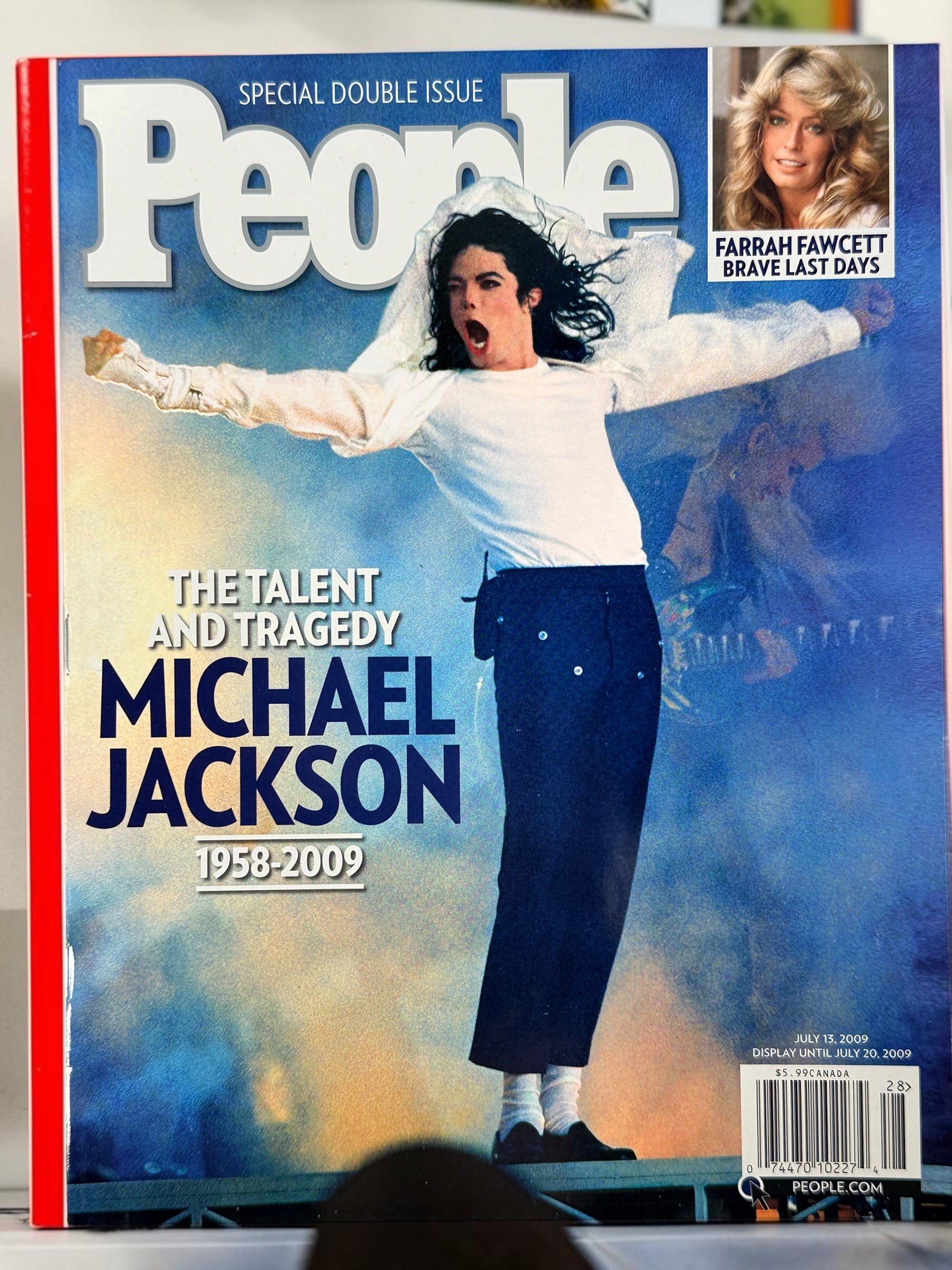 Collectible 2009 Michael Jackson memorial magazine set featuring TIME Special Commemorative Edition and two People tribute issues. A must-have for fans and collectors.
