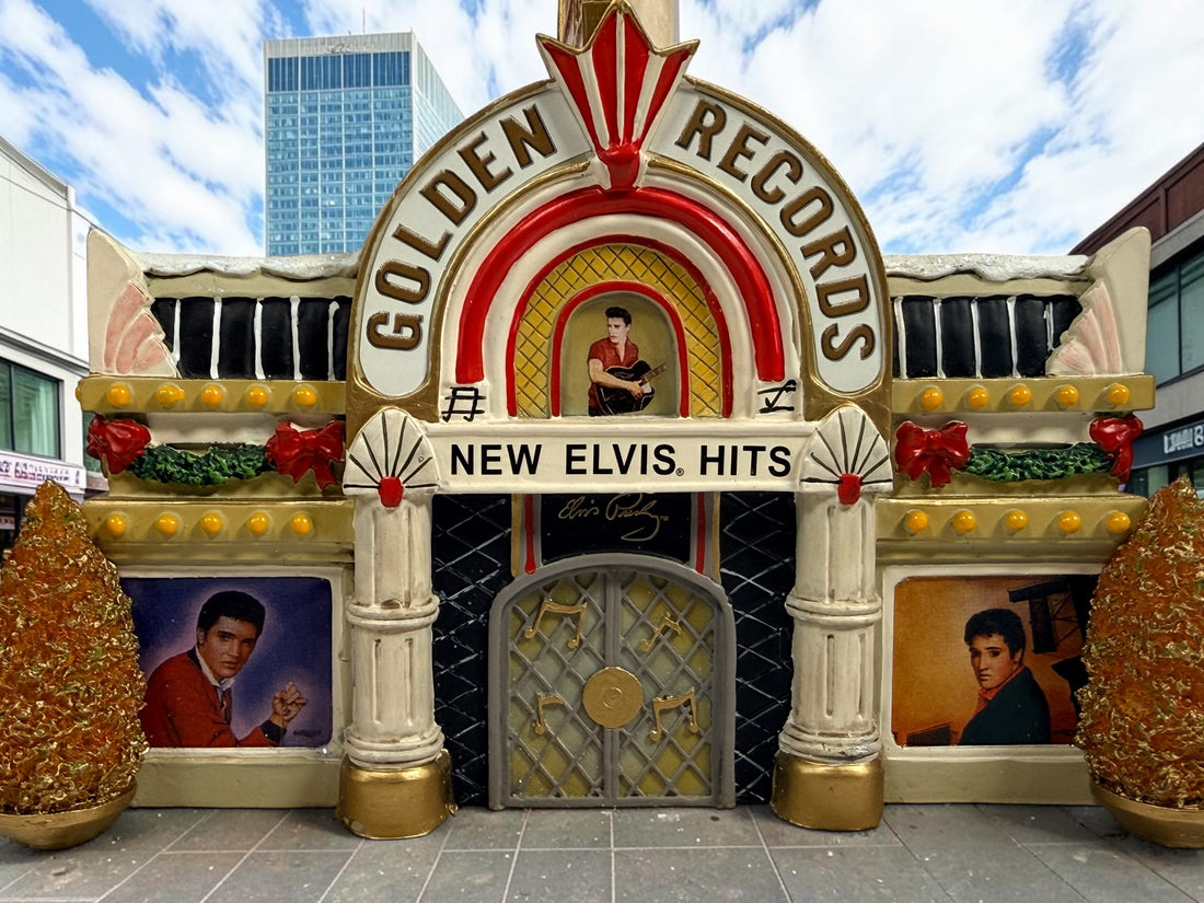 Retired 2004 Hawthorne Village Elvis Presley Golden Records Store from the Rock ‘n’ Roll Holiday Village collection. Light cord not included.