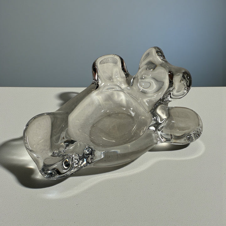 Vintage Vannes-le-Châtel crystal bear bowl made in France. Heavy sculpted glass with clear mid-century form. Great décor piece or collectible gift.