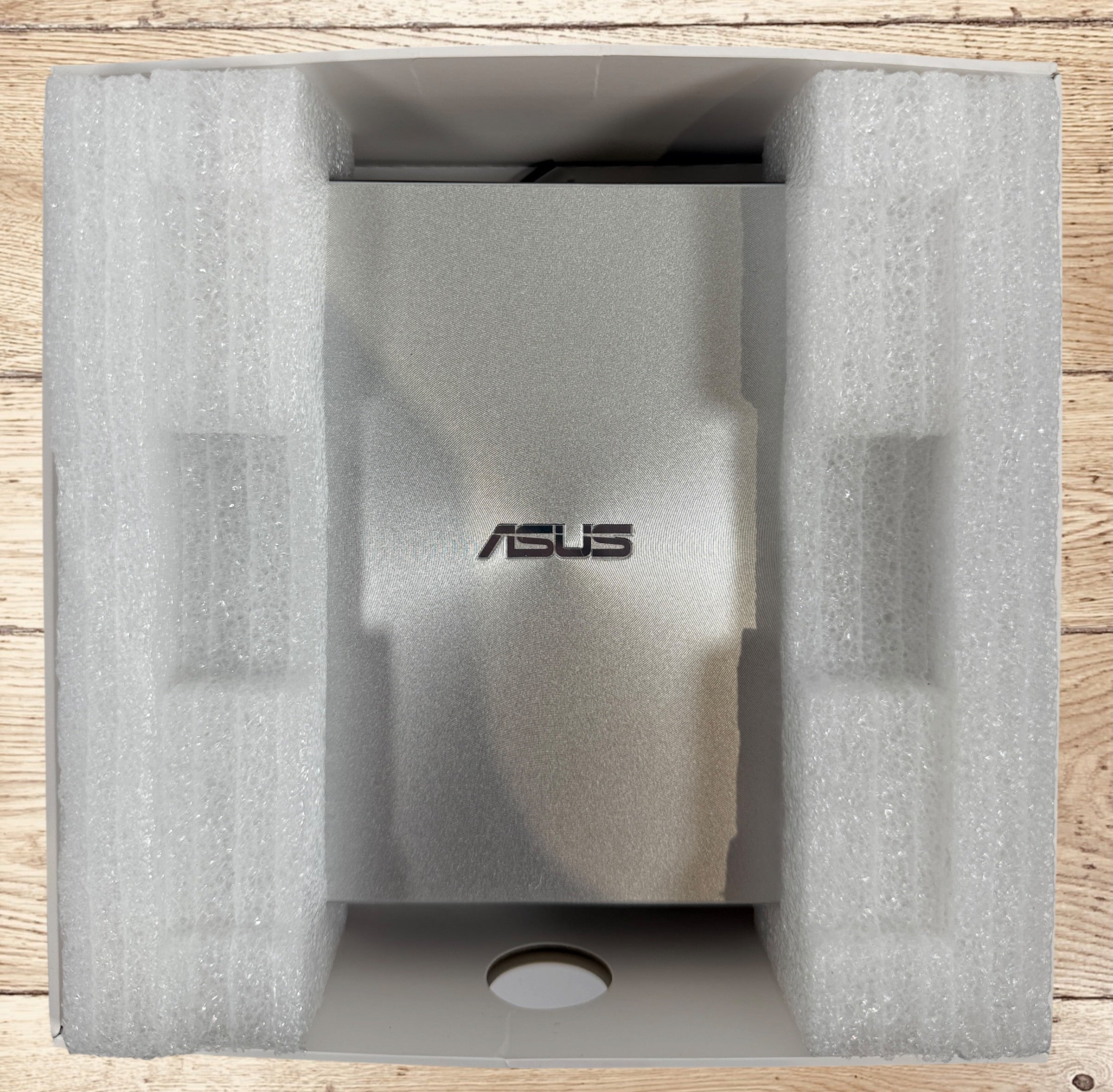 ASUS ZenDrive SDRW-08U7M-U external USB DVD writer with original box, USB cable and manuals. Ultra-slim, M-DISC compatible, tested and fully functional for Windows and Mac.