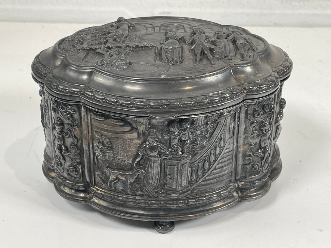Coffret à bijoux vintage en métal argenté – Motif de cour rococo – Doublure en velours