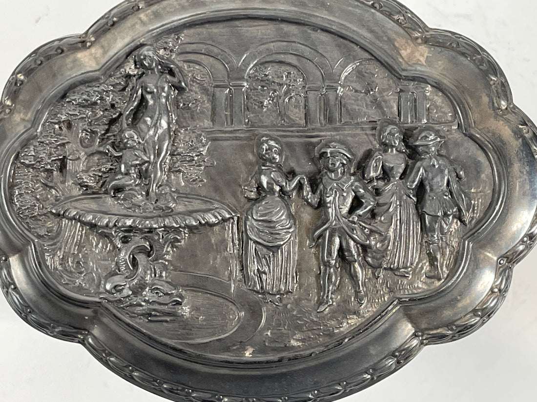 Coffret à bijoux vintage en métal argenté – Motif de cour rococo – Doublure en velours