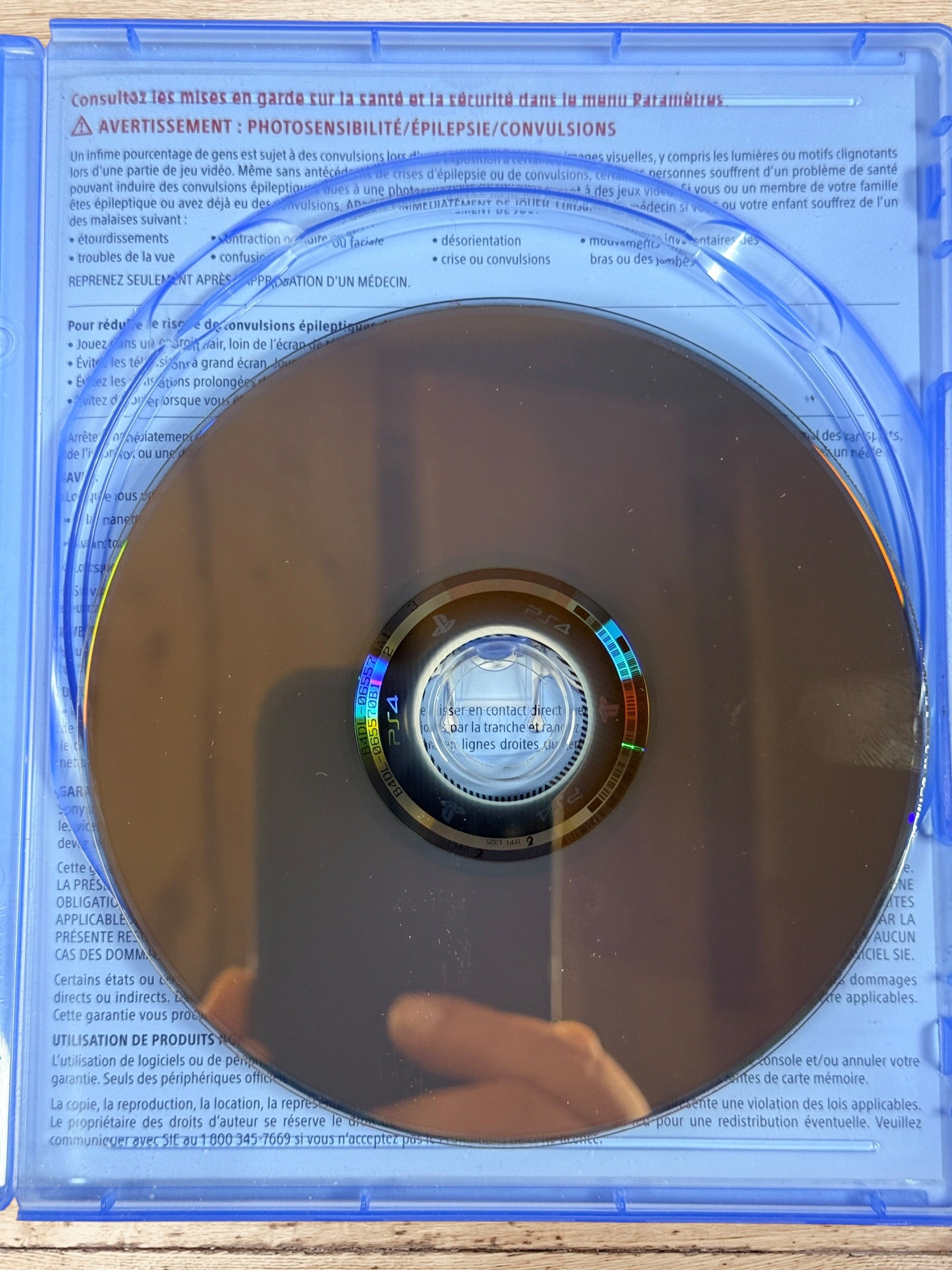 Complete PS4 copy of Control by Remedy Entertainment. Includes original case, disc and inserts. Tested and fully functional Canadian bilingual edition.
