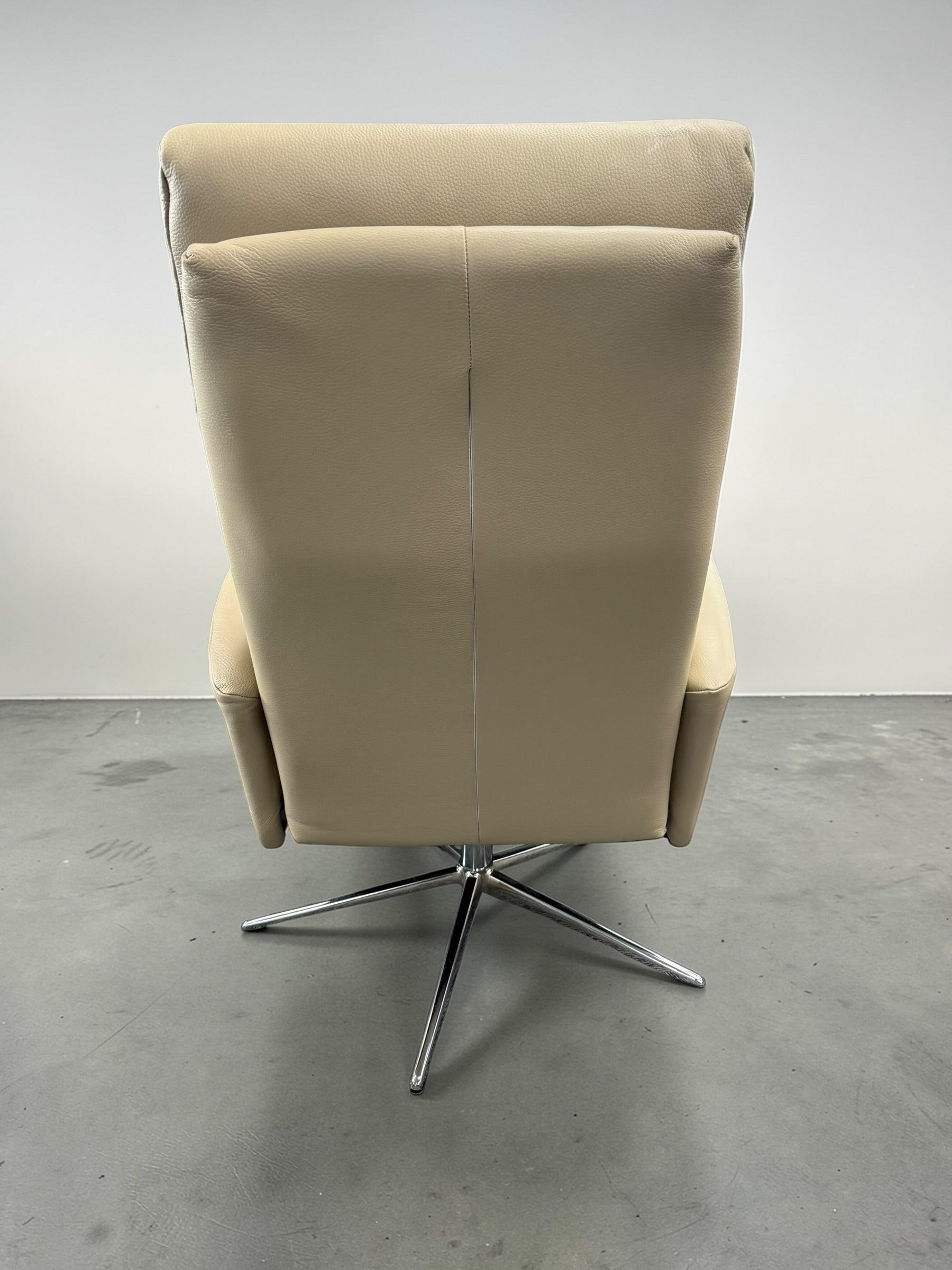 Hjort Knudsen Danish Leather Recliner – Scandinavian Swivel Lounge Chair