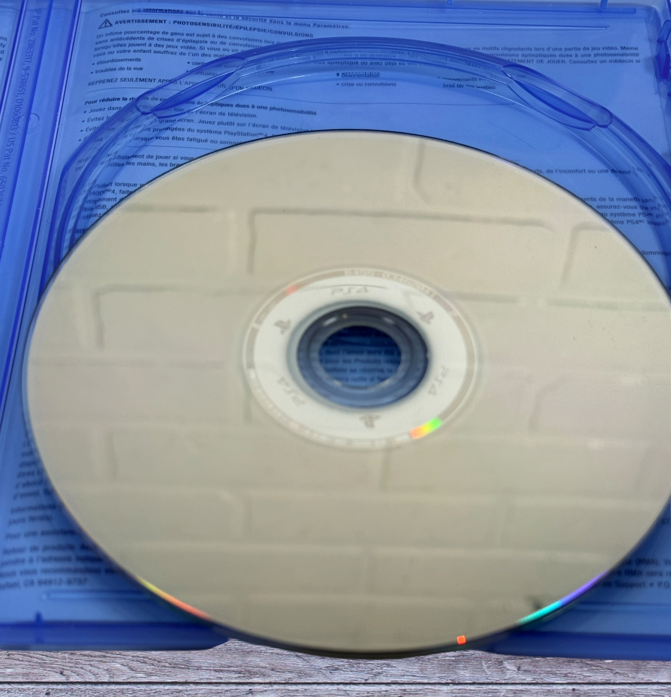 Complete PS4 copy of Minecraft Story Mode: The Complete Adventure. Includes all 8 episodes, original case, bilingual artwork, and tested game disc.