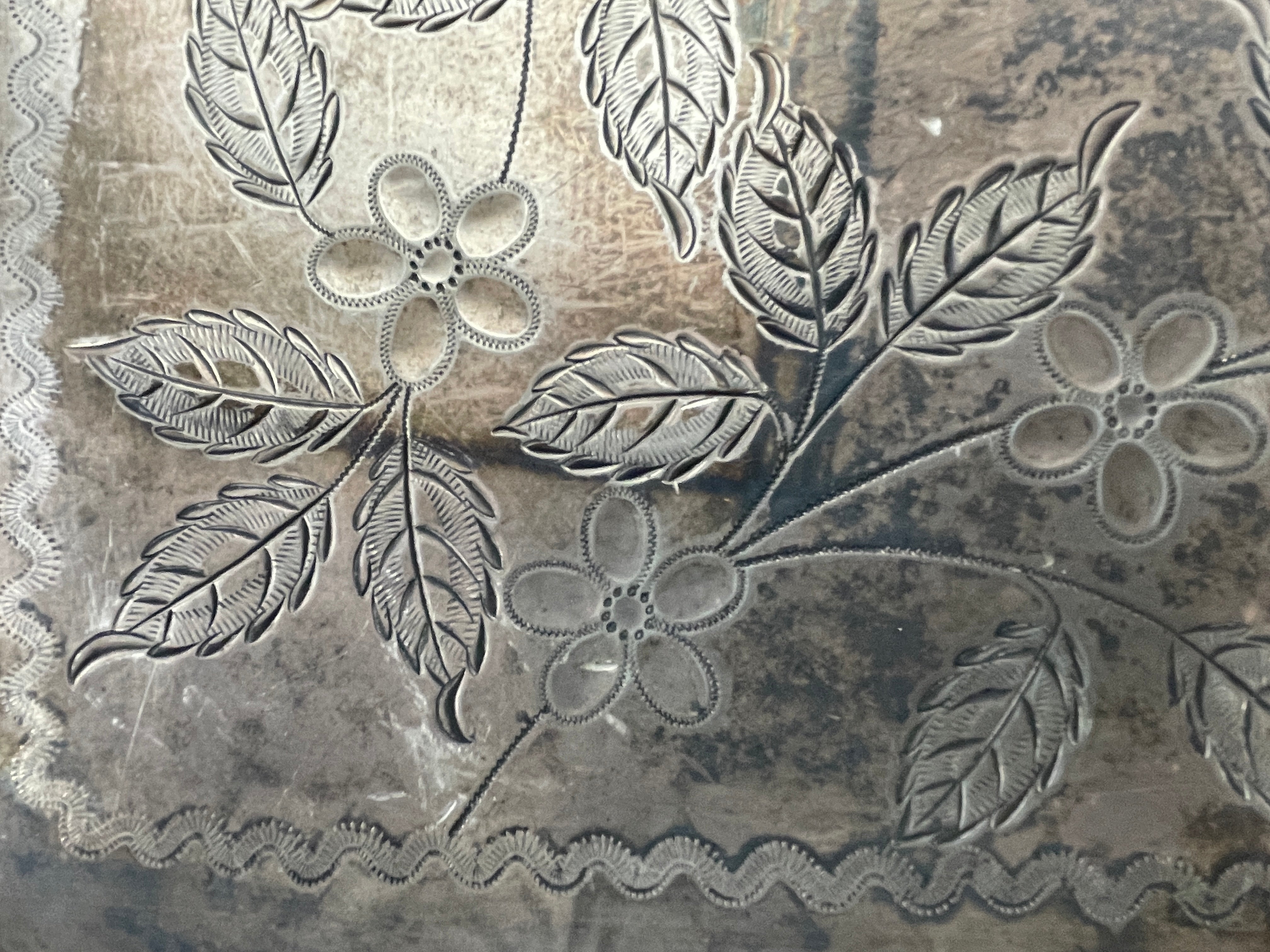 Plateau de service antique en métal argenté de la Meriden B. Company – L39/20