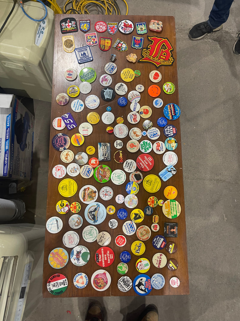 Lot of 200+ Vintage pins buttons all kinds, big and small